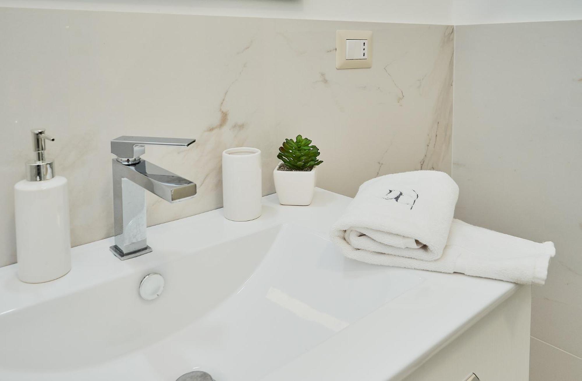 Triple Room with Private External Bathroom - Photo 11