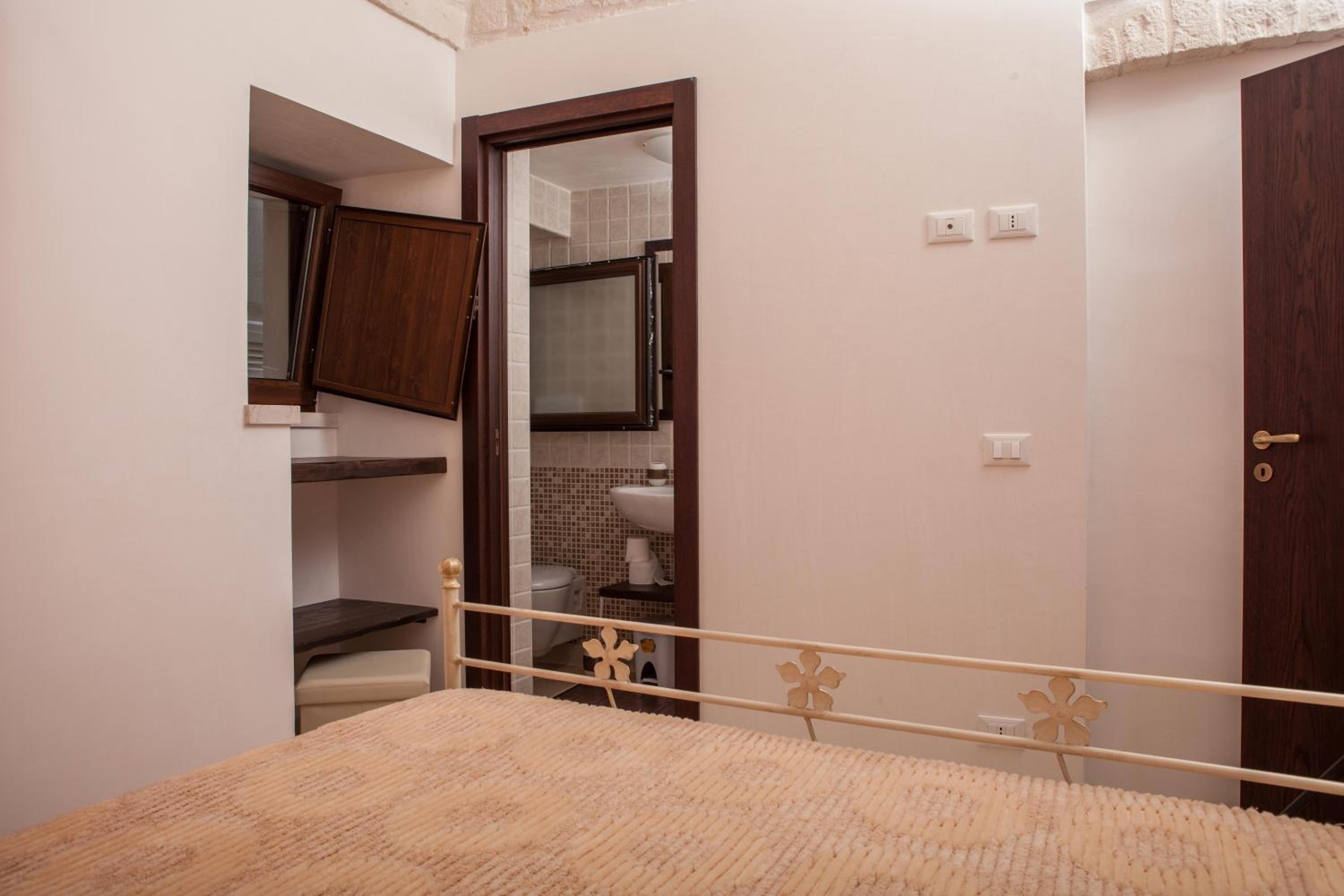 Double Room - Photo 3
