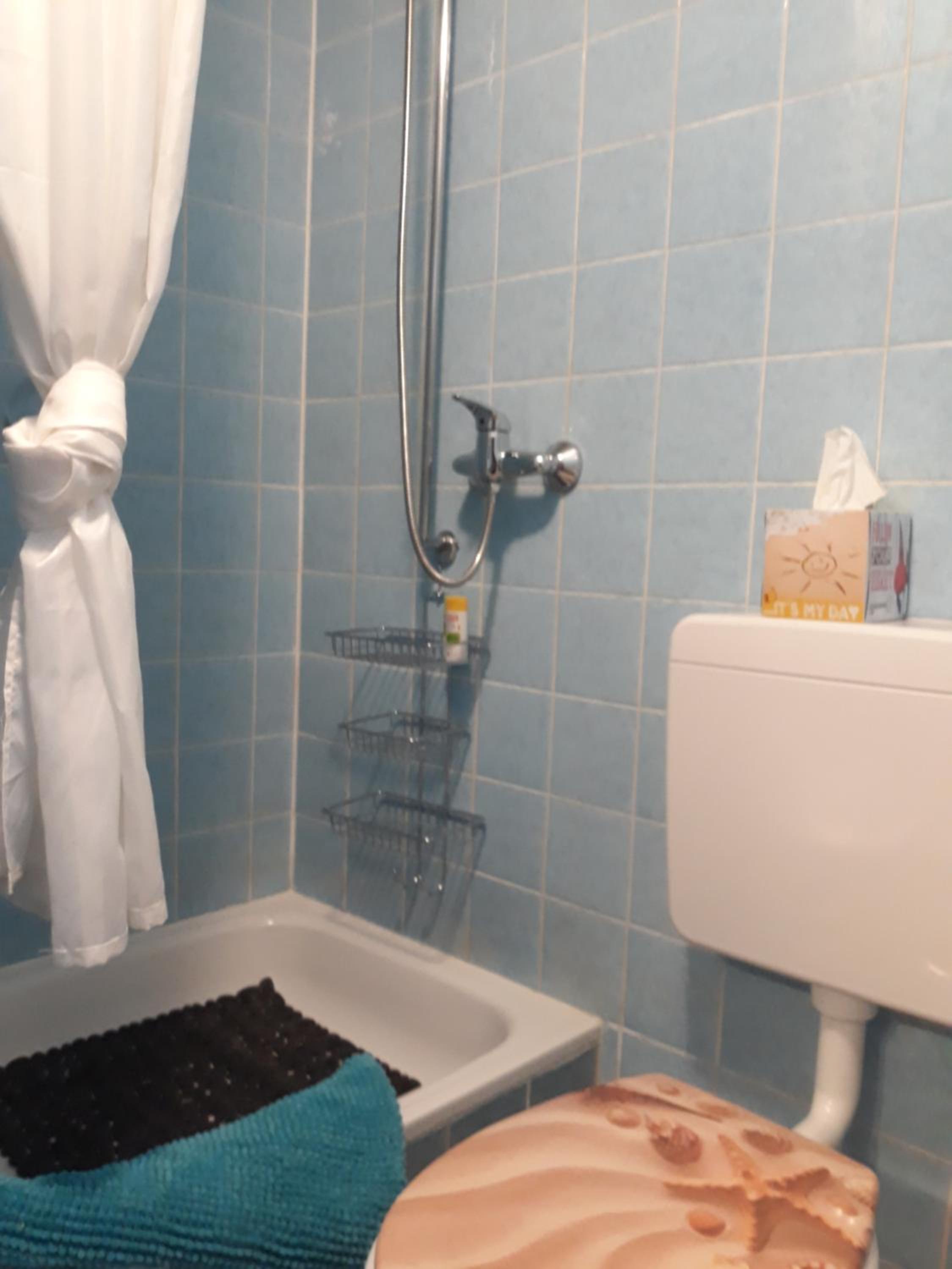 Double Room with Private Bathroom - Photo 2