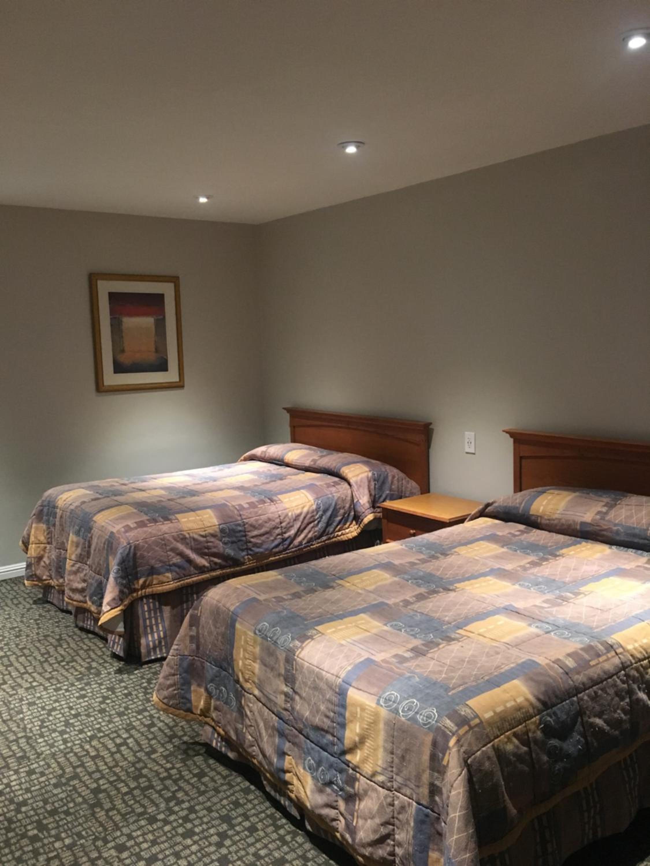 Standard Double Queen Room photo 1