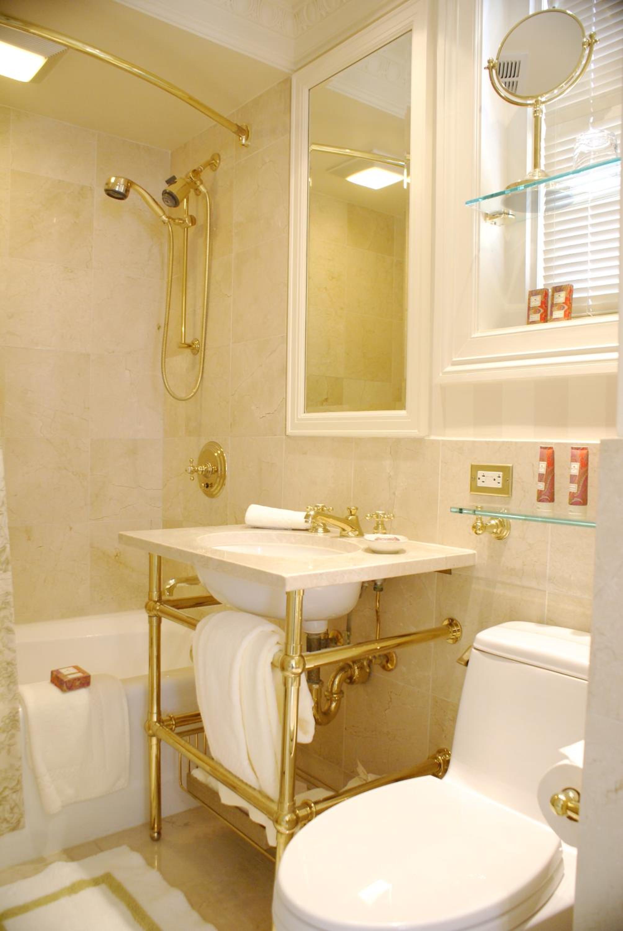 Deluxe Room - Photo 3