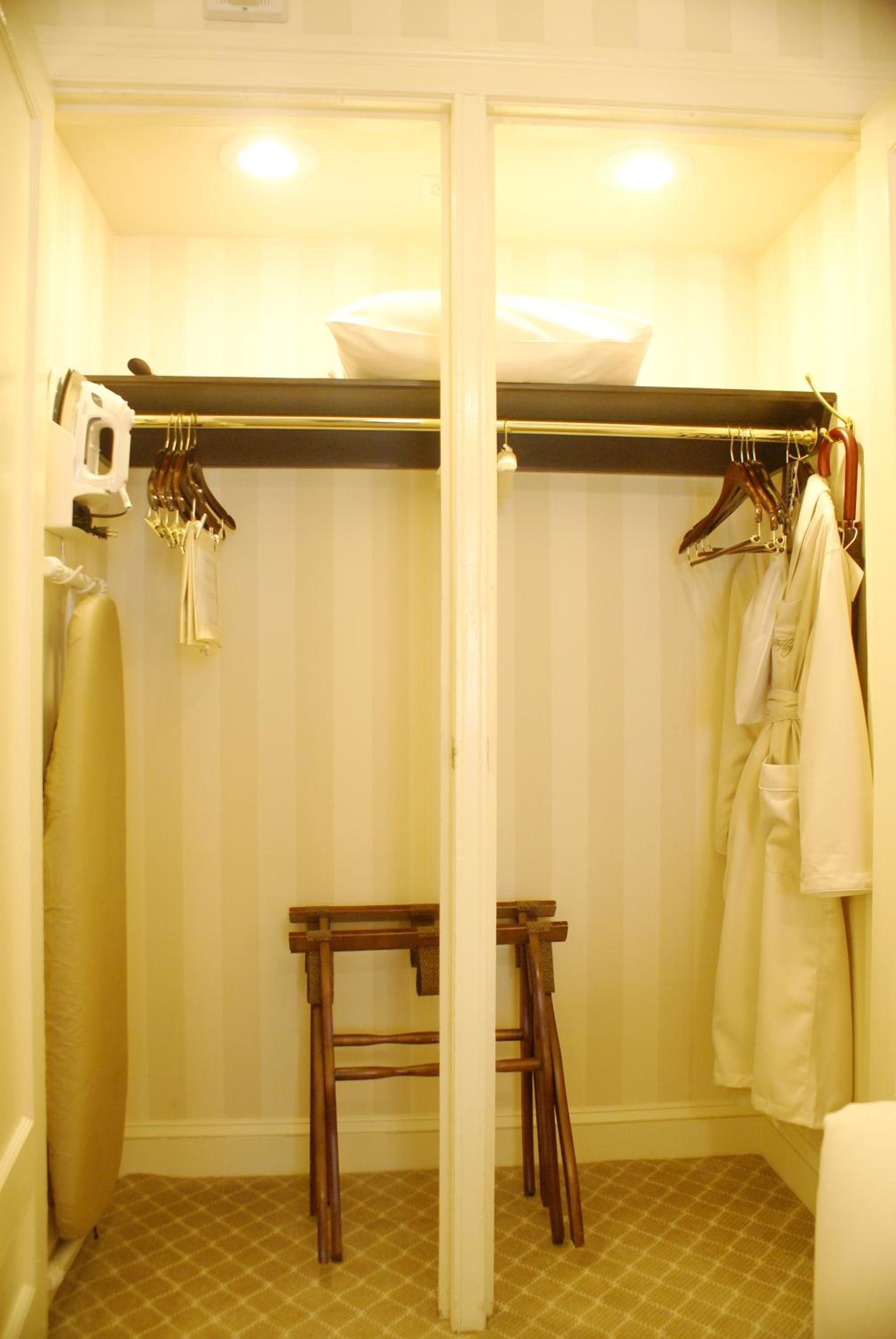 Deluxe Room - Photo 6