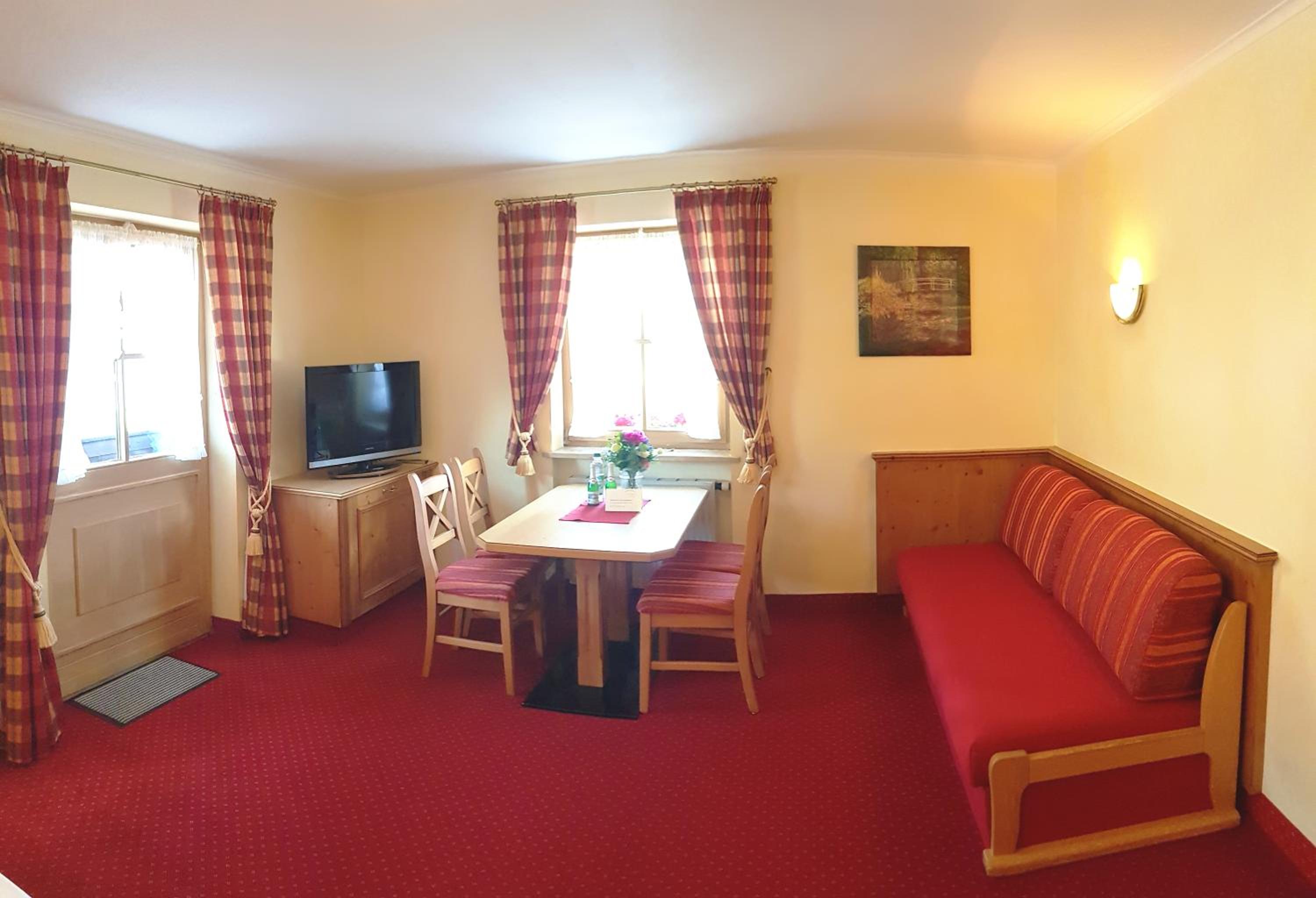 Studio Apartment photo 3