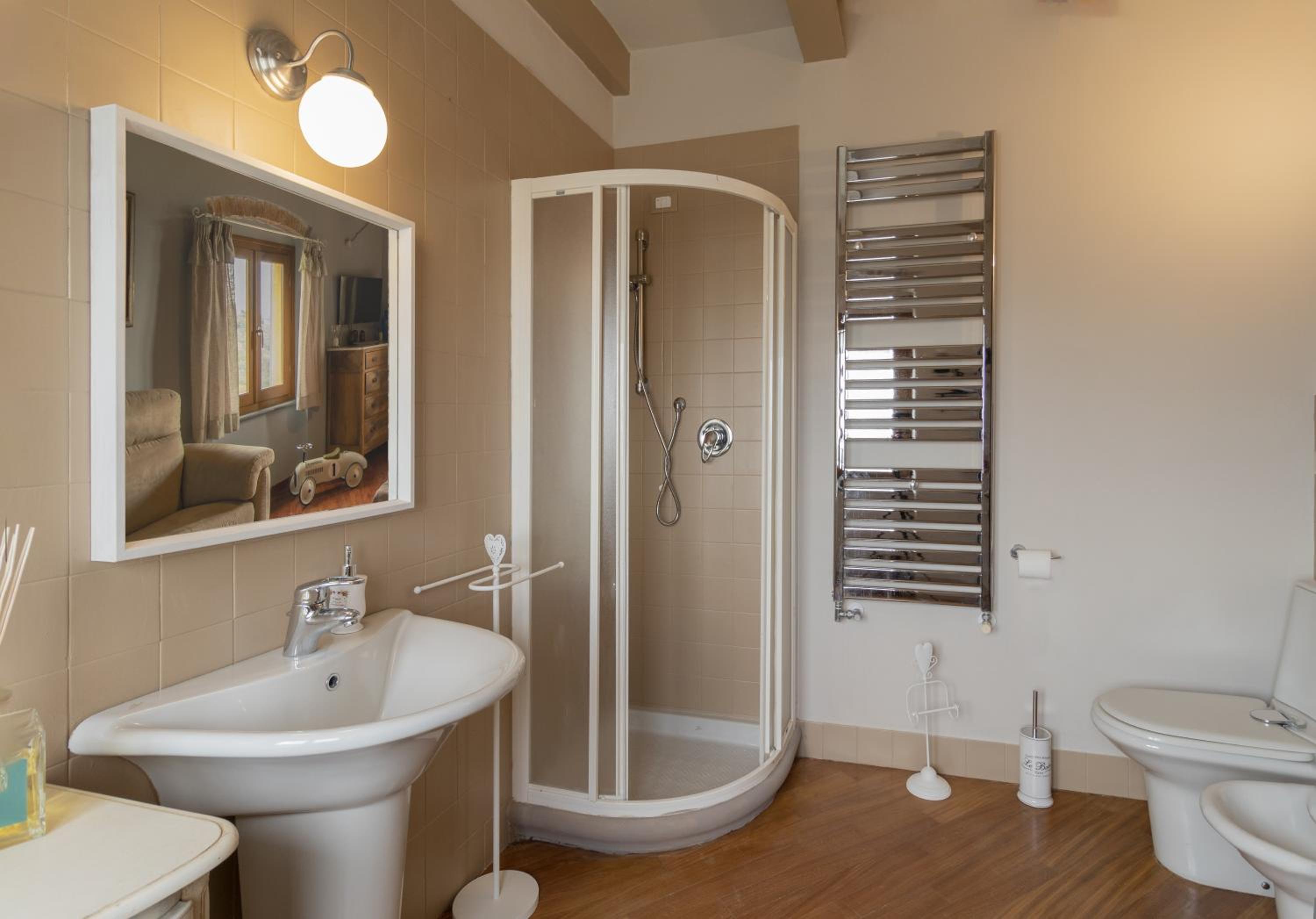 Deluxe Double Room with Extra Bed - Photo 4