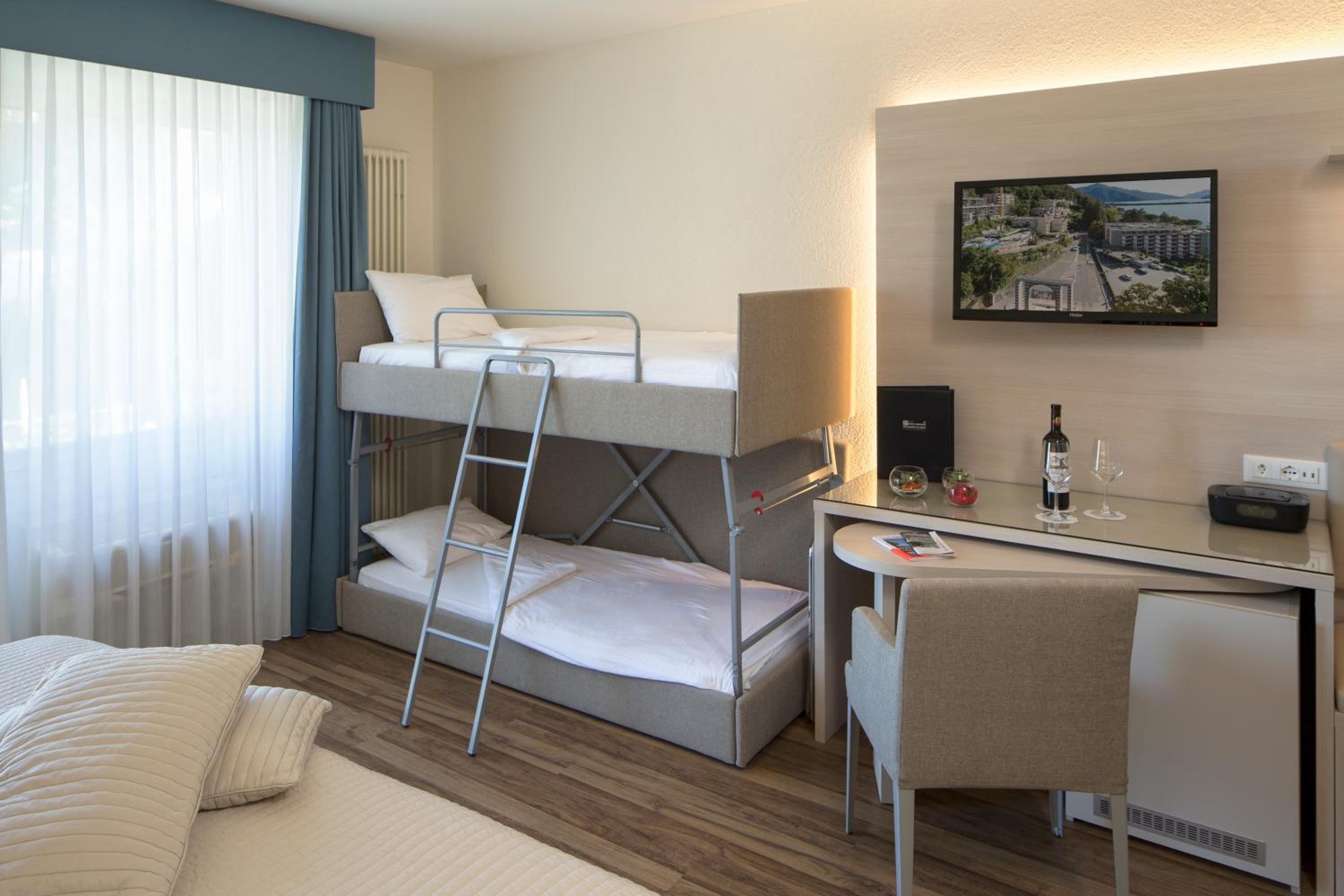 Family Room (2 Adults + 2 Children)