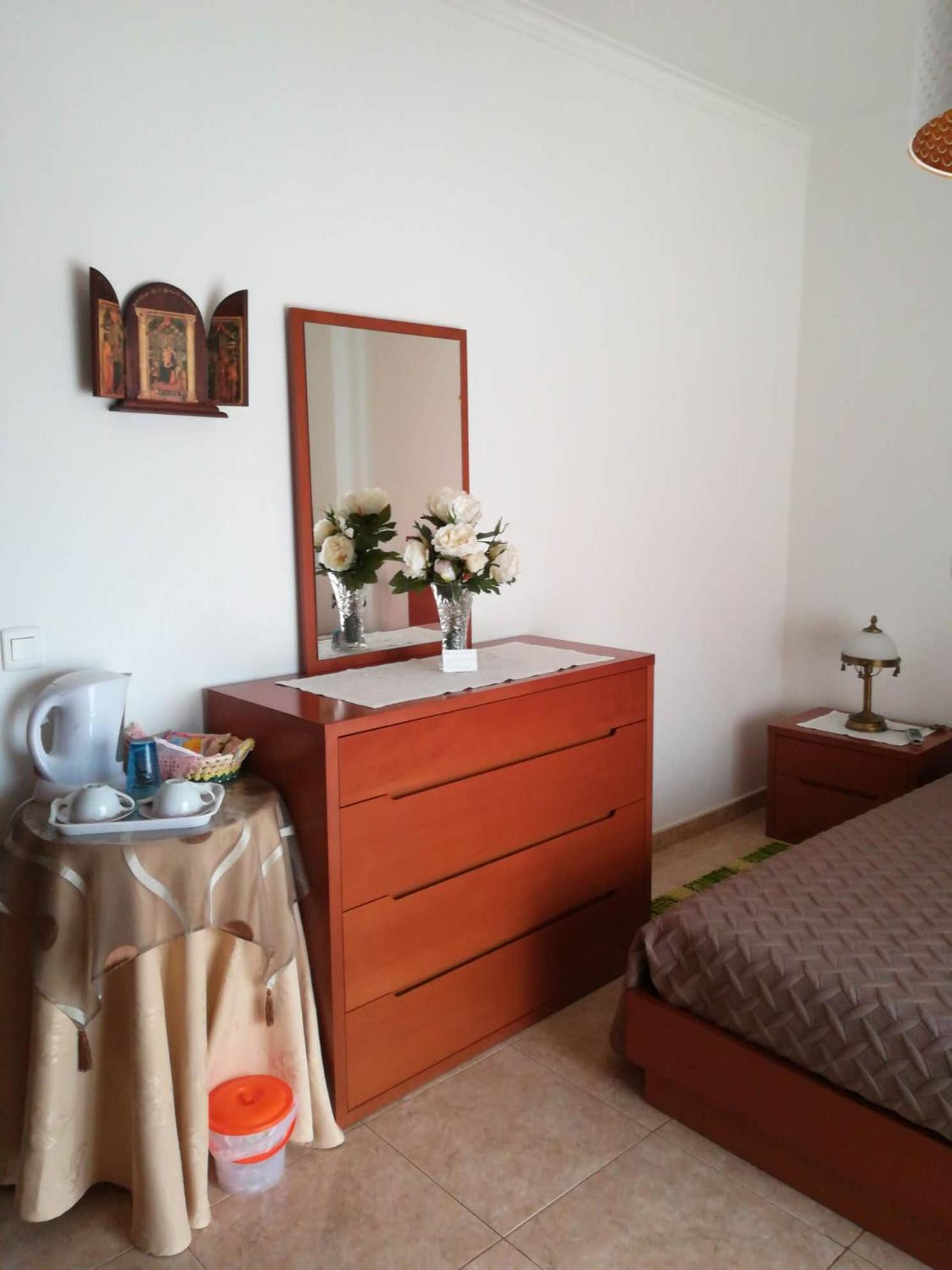 Double Room with Shared Bathroom photo 2