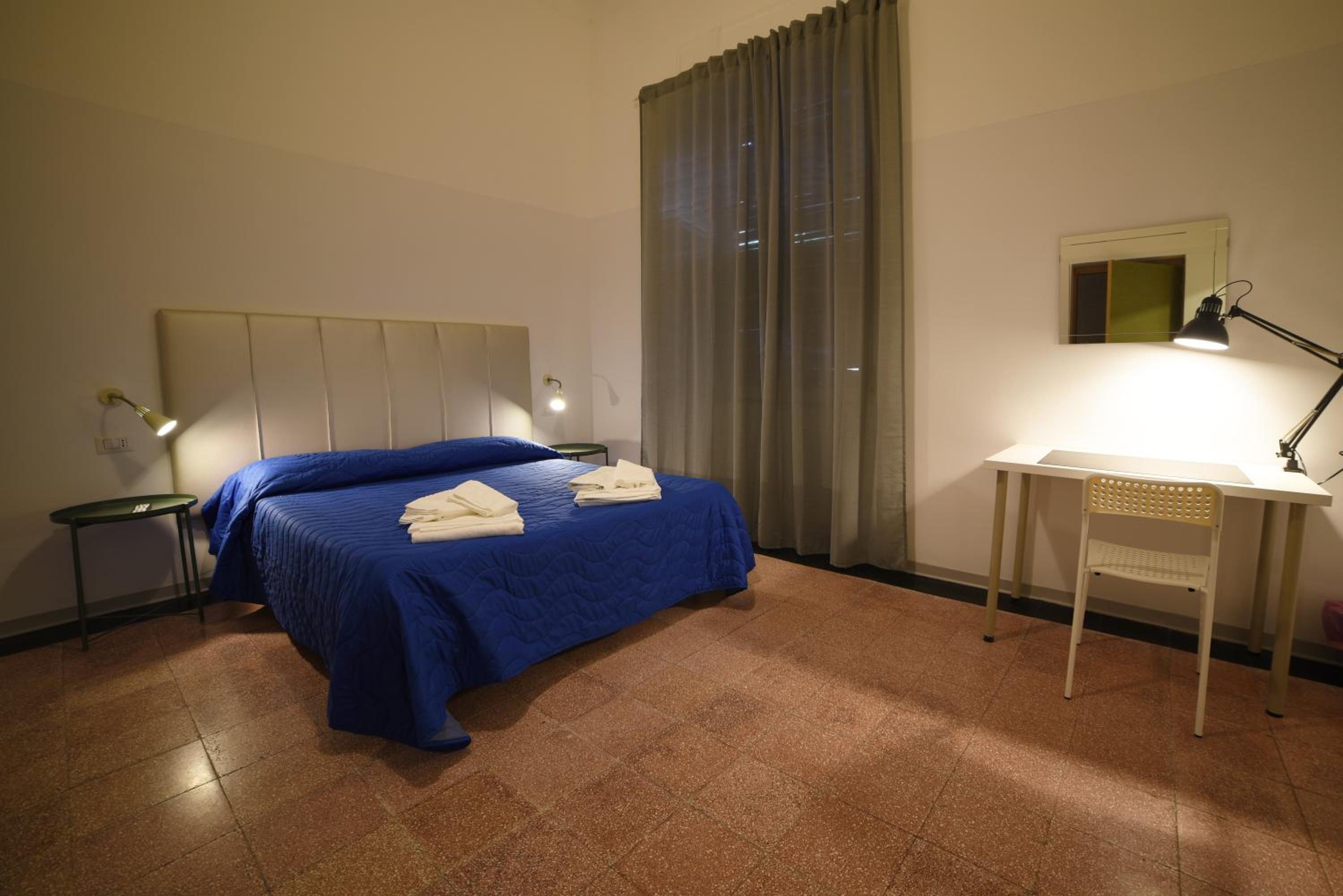 Double Room with Private Bathroom - Photo 15