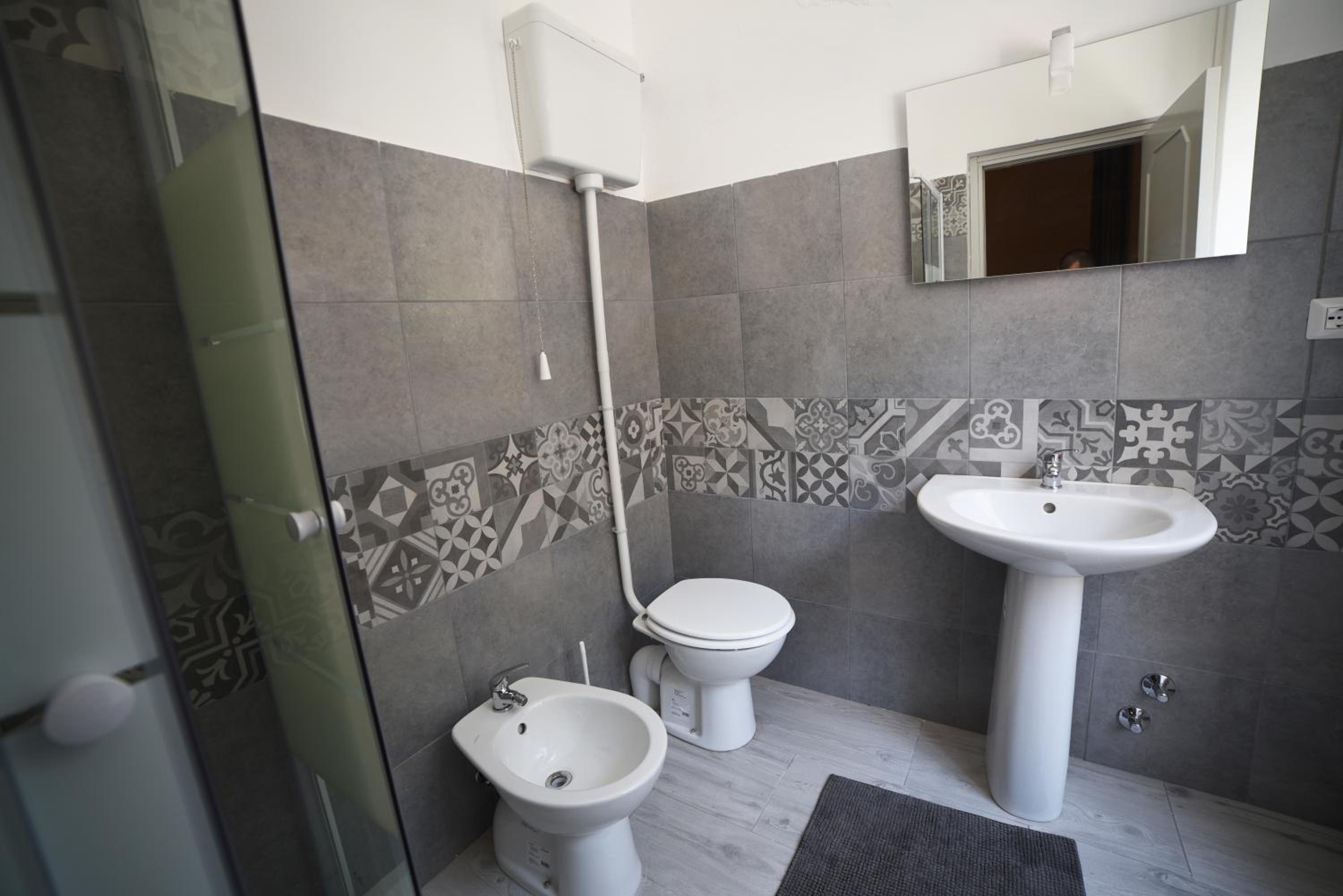 Double Room with Private Bathroom - Photo 4