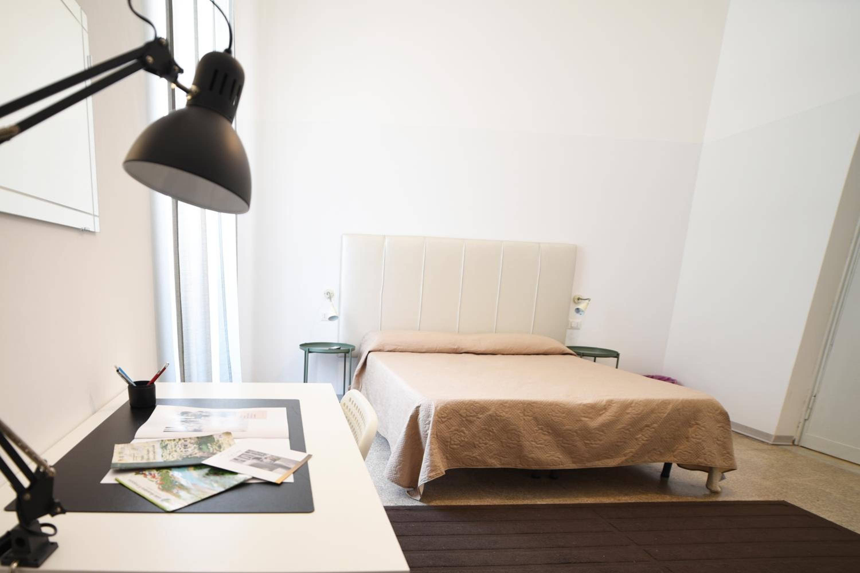 Double Room with Private Bathroom - Photo 17