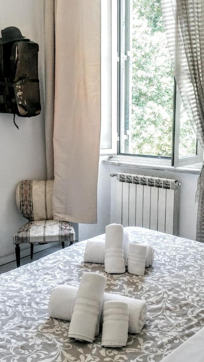 Deluxe Double Room with Private Bathroom photo 1