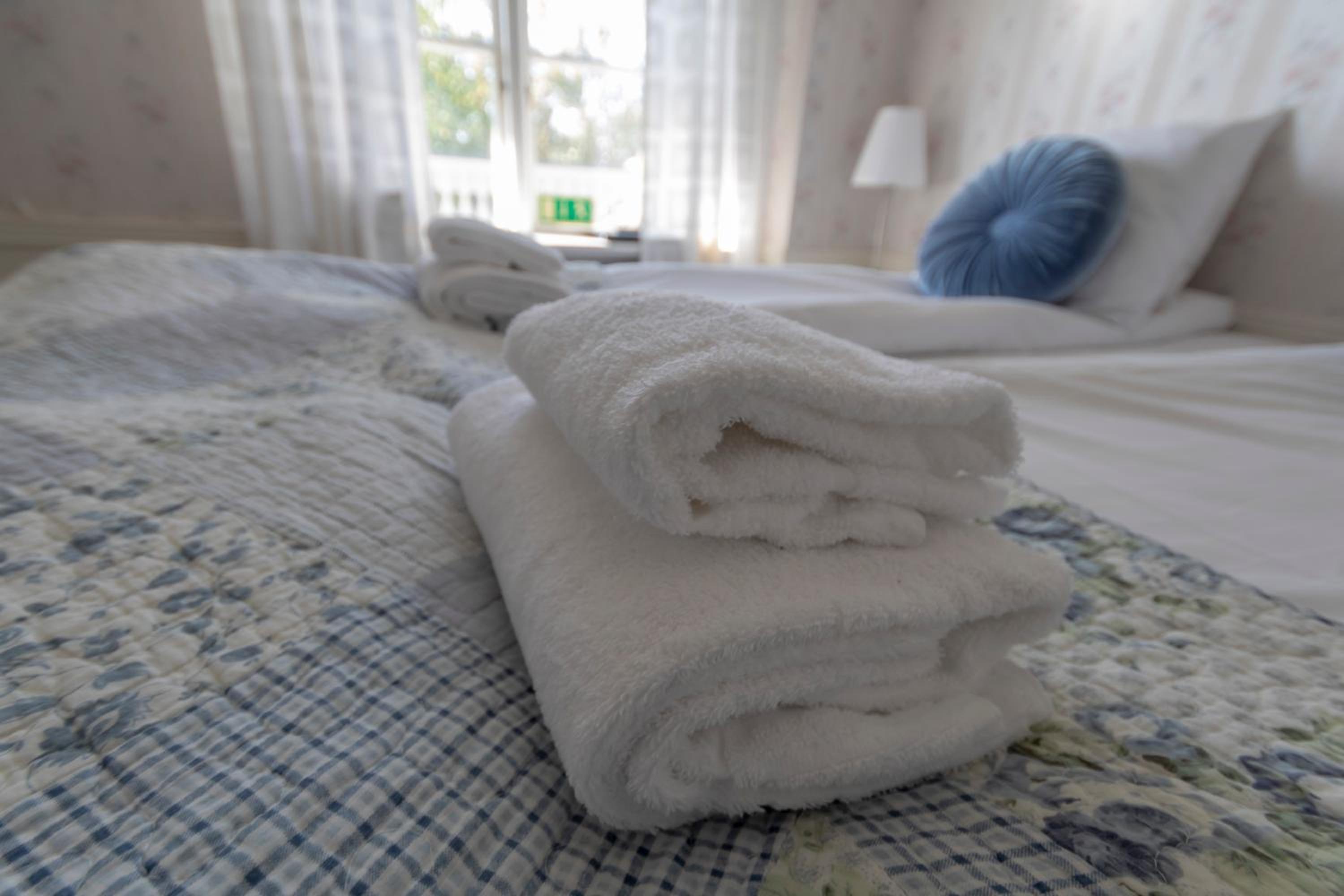 Standard Twin Room with Garden View - Photo 4