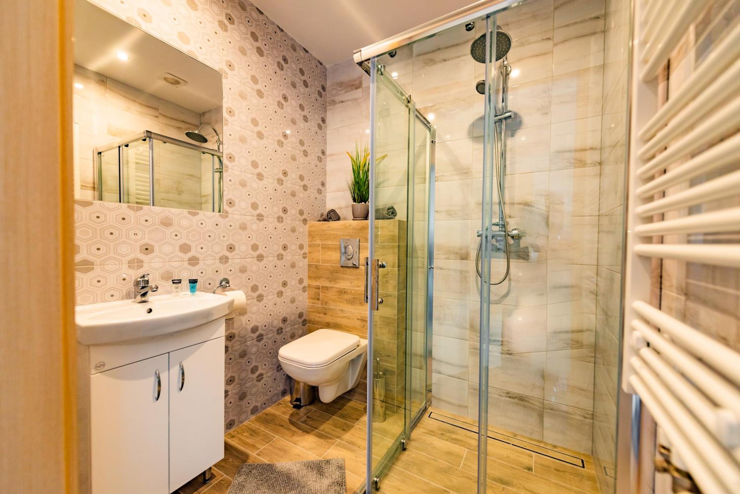 Deluxe Double Room With Balcony - Photo 1