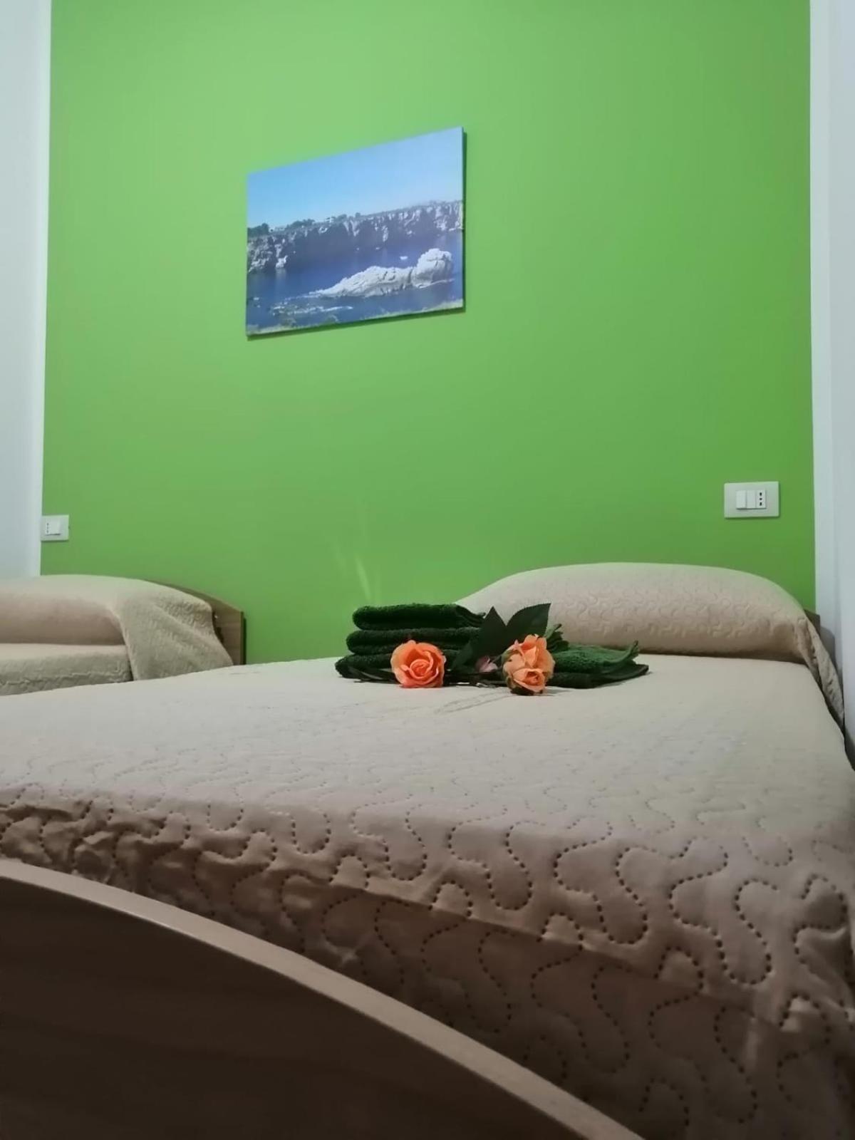 Double or Twin Room with Private Bathroom - Photo 1