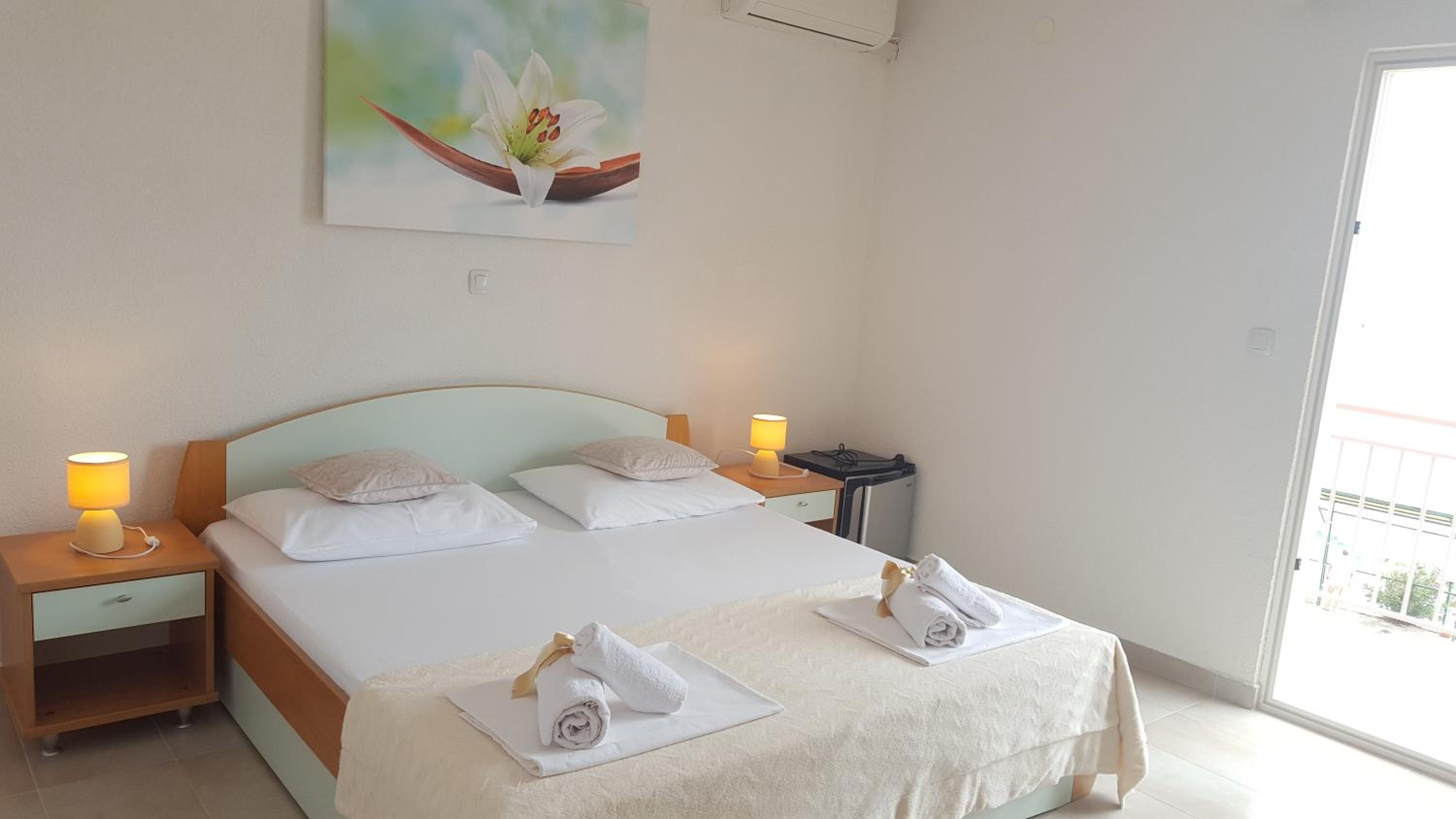 Double Room with Balcony and Sea View - Photo 6