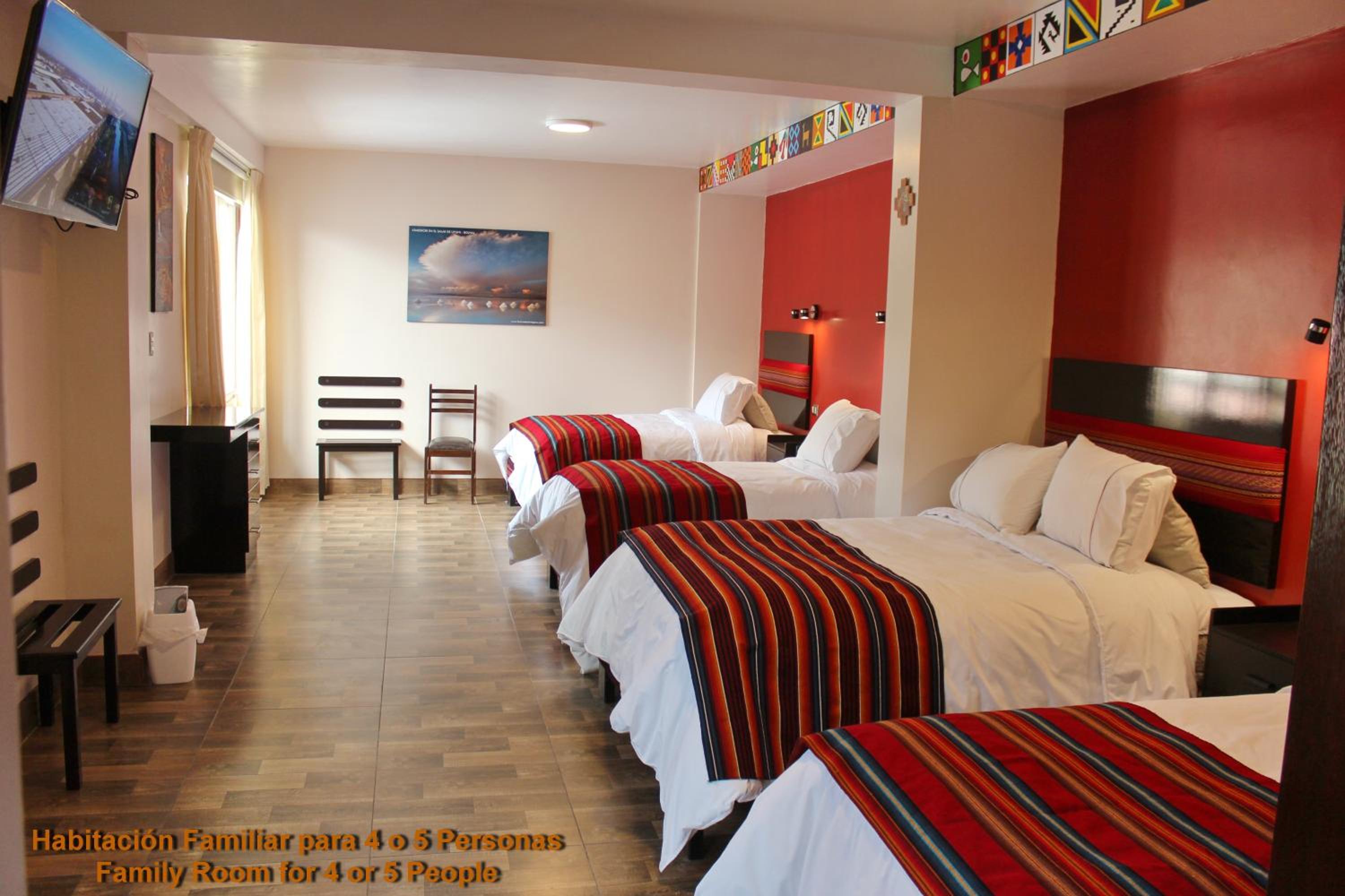 Quadruple Room with Private Bathroom photo 3