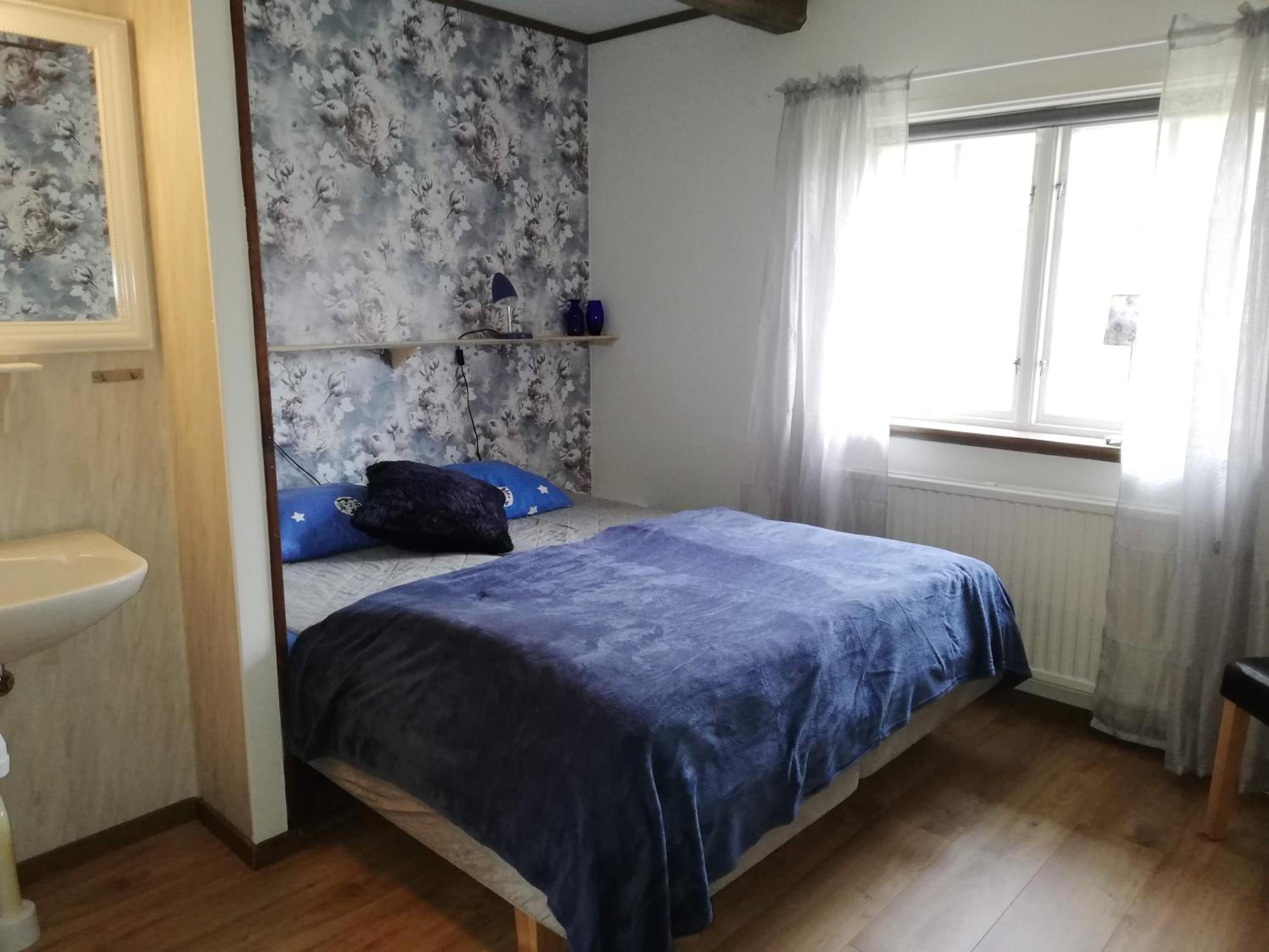 Quadruple Room with Shared Bathroom photo 2