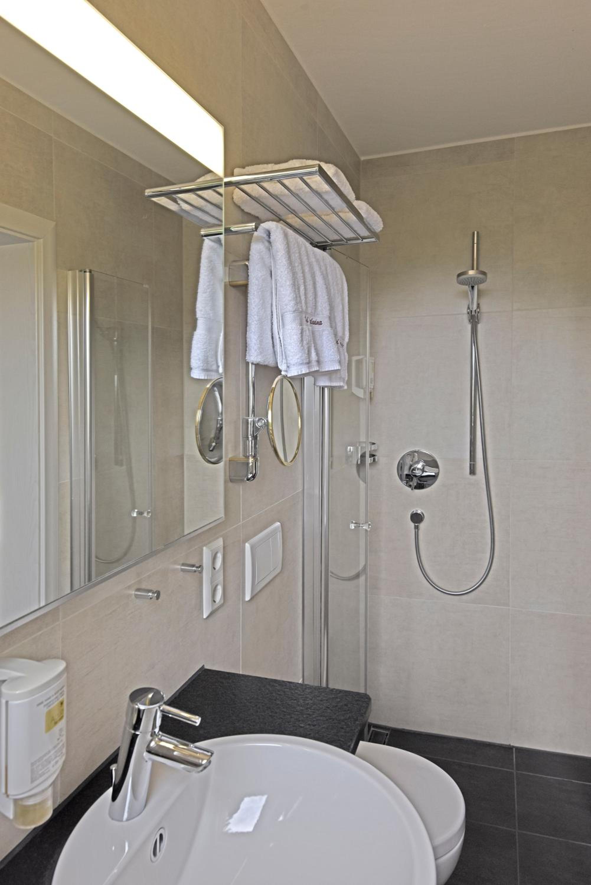 Standard Double Room - Photo 6