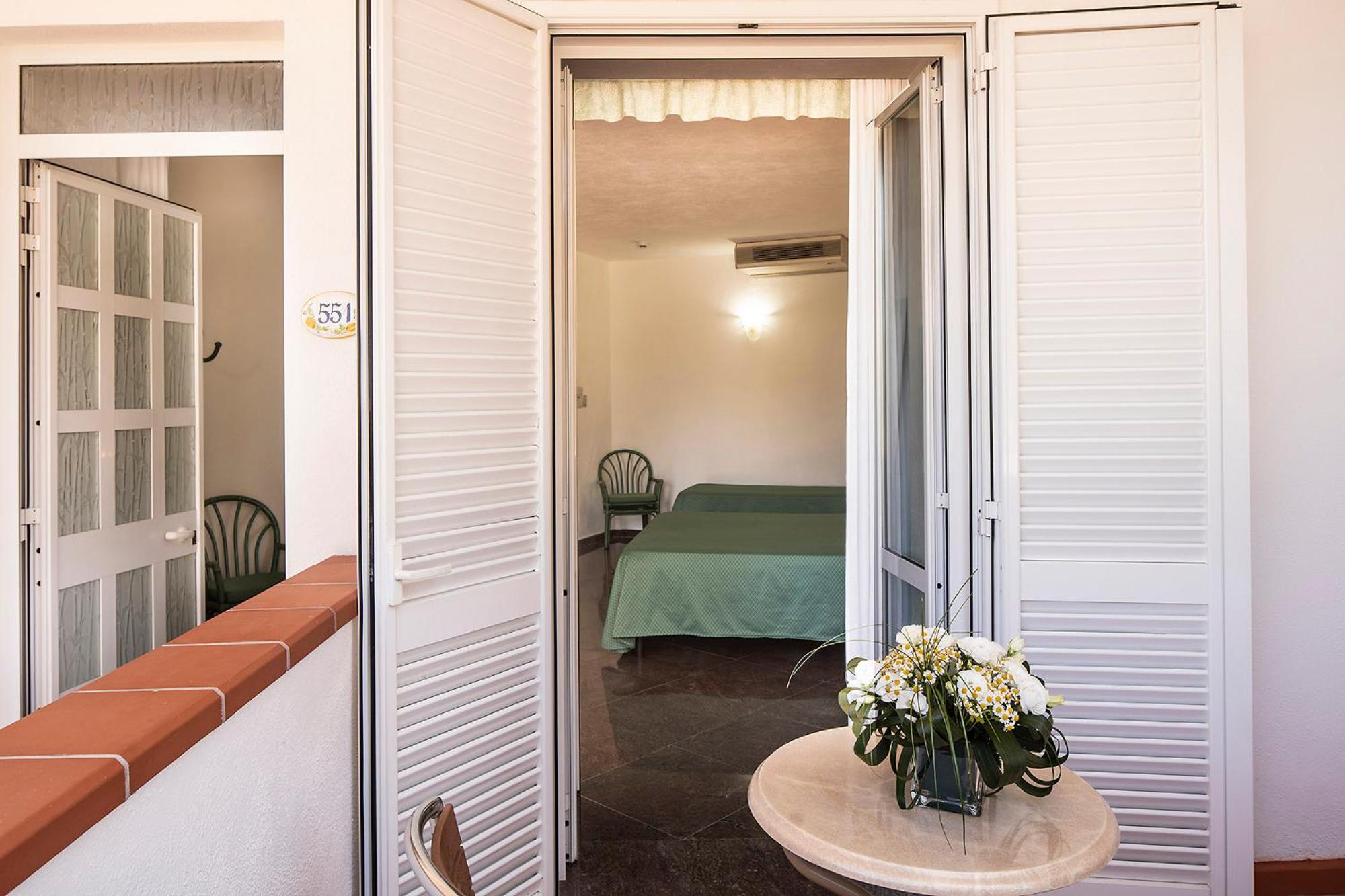 Quadruple Room with Balcony photo 3