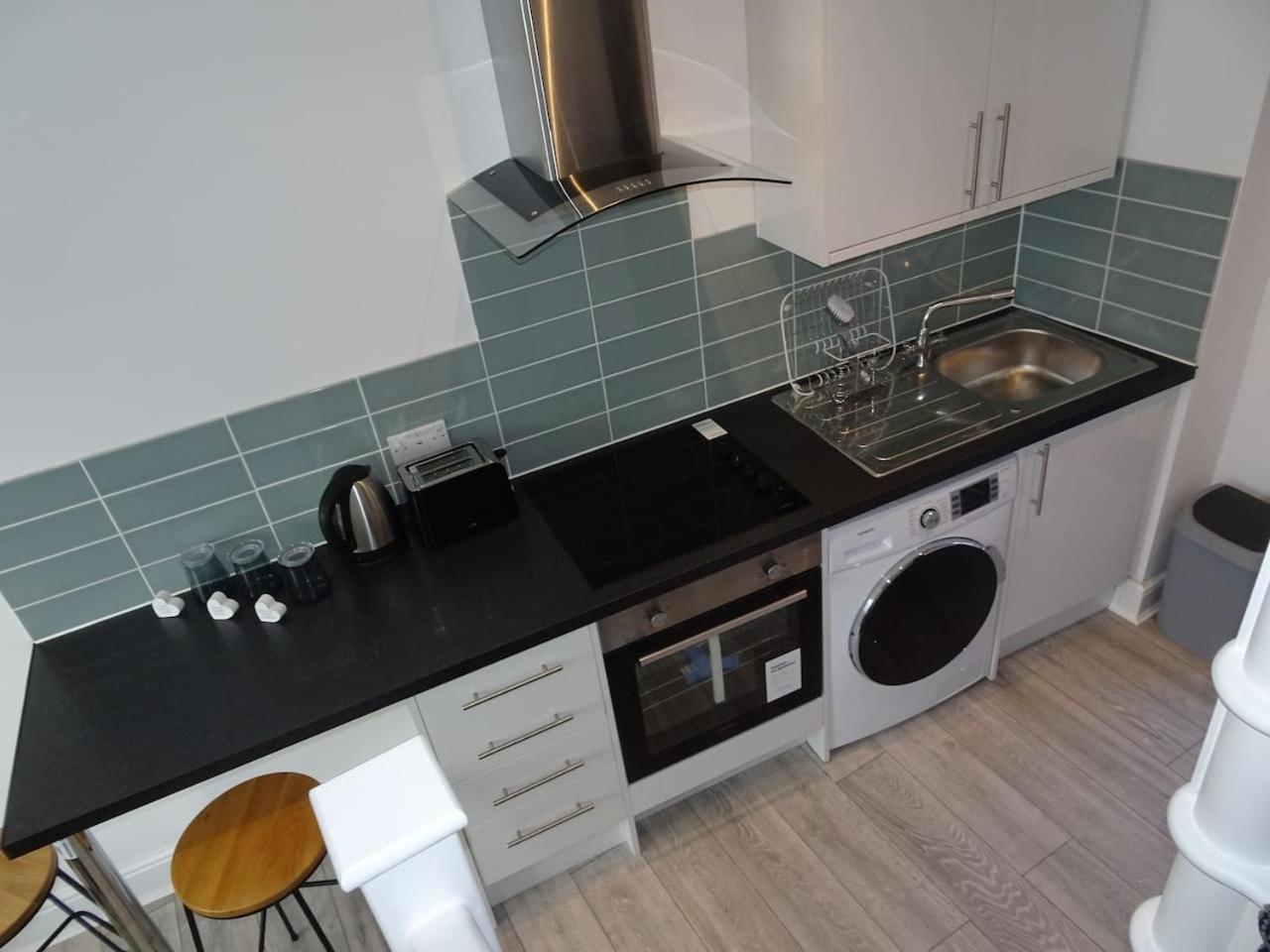 One-Bedroom Apartment - Photo 28