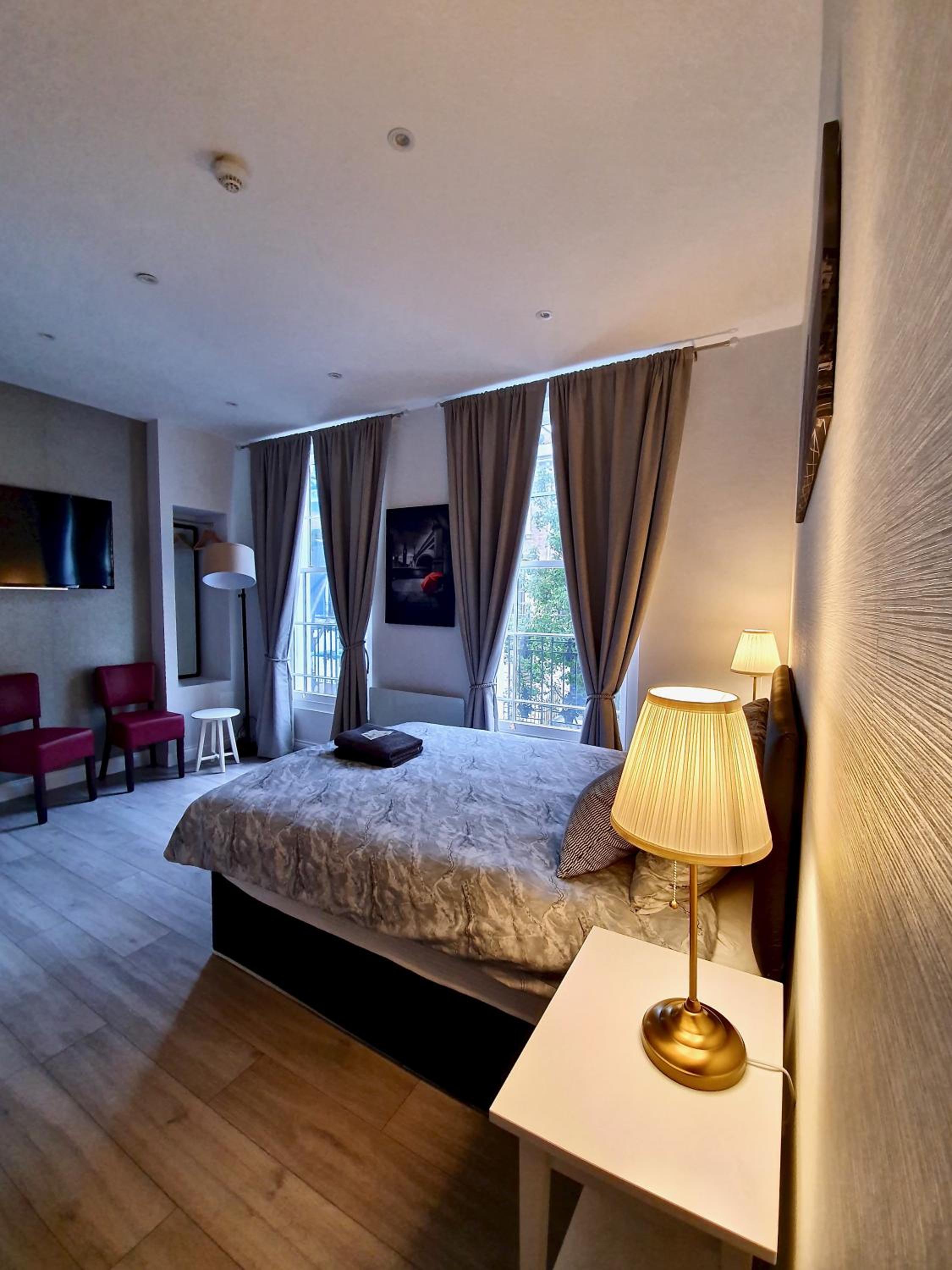 Deluxe Double Room with Shower photo 3