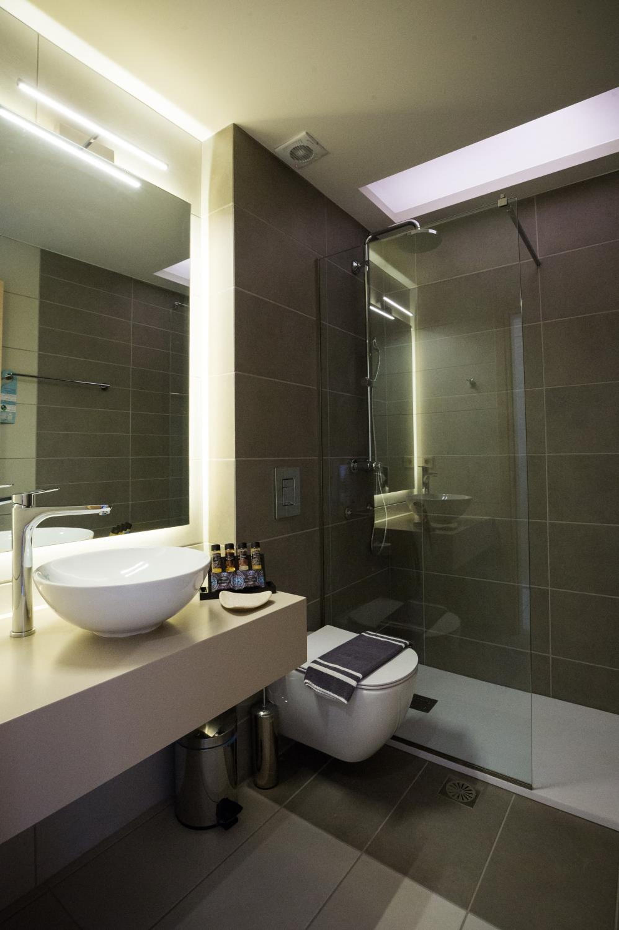Junior Suite | Front Sea View - Photo 9