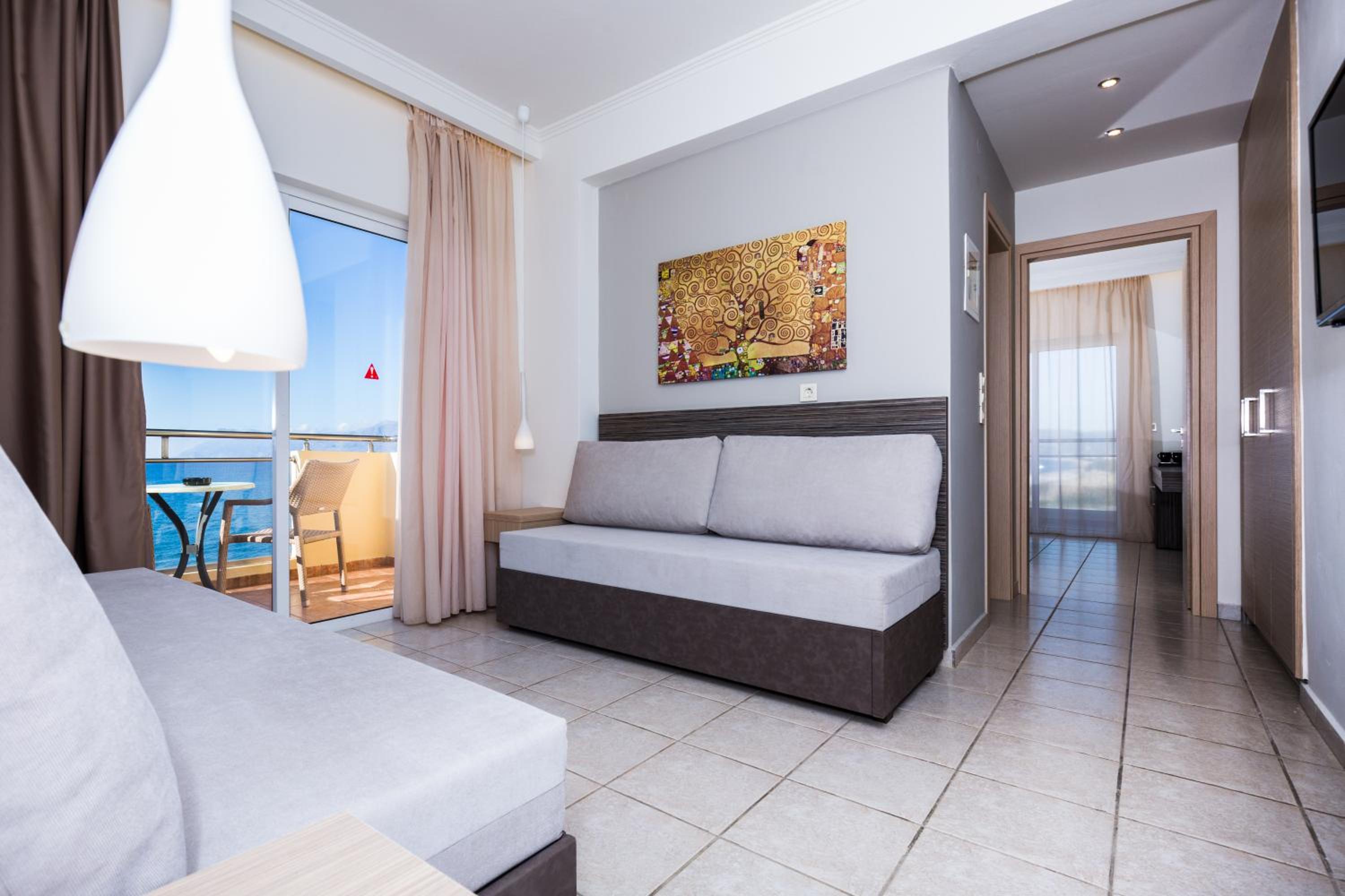 Junior Suite | Front Sea View - Photo 1