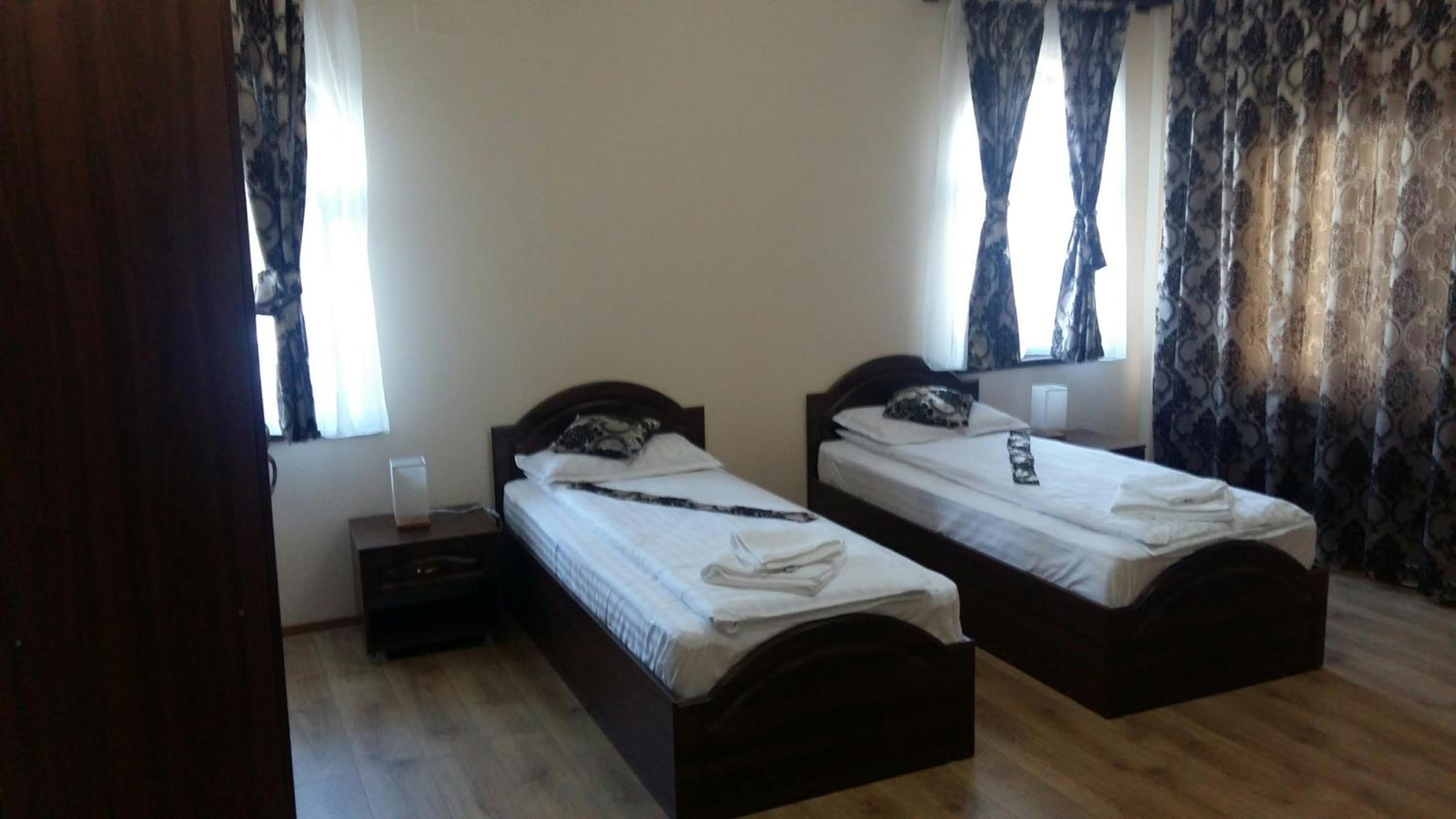 Deluxe Double or Twin Room with Balcony - Photo 2