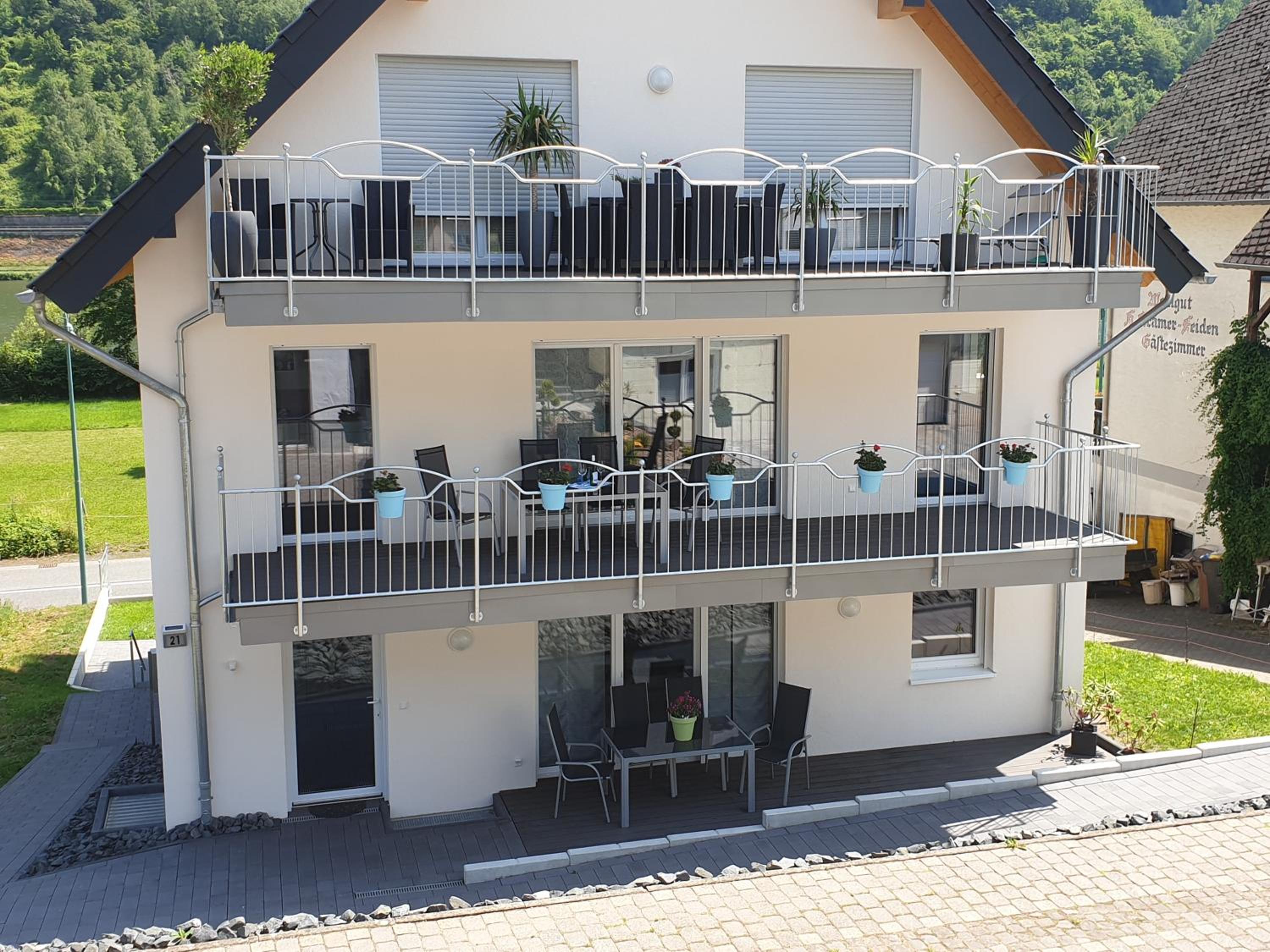 Apartment with Terrace photo 2