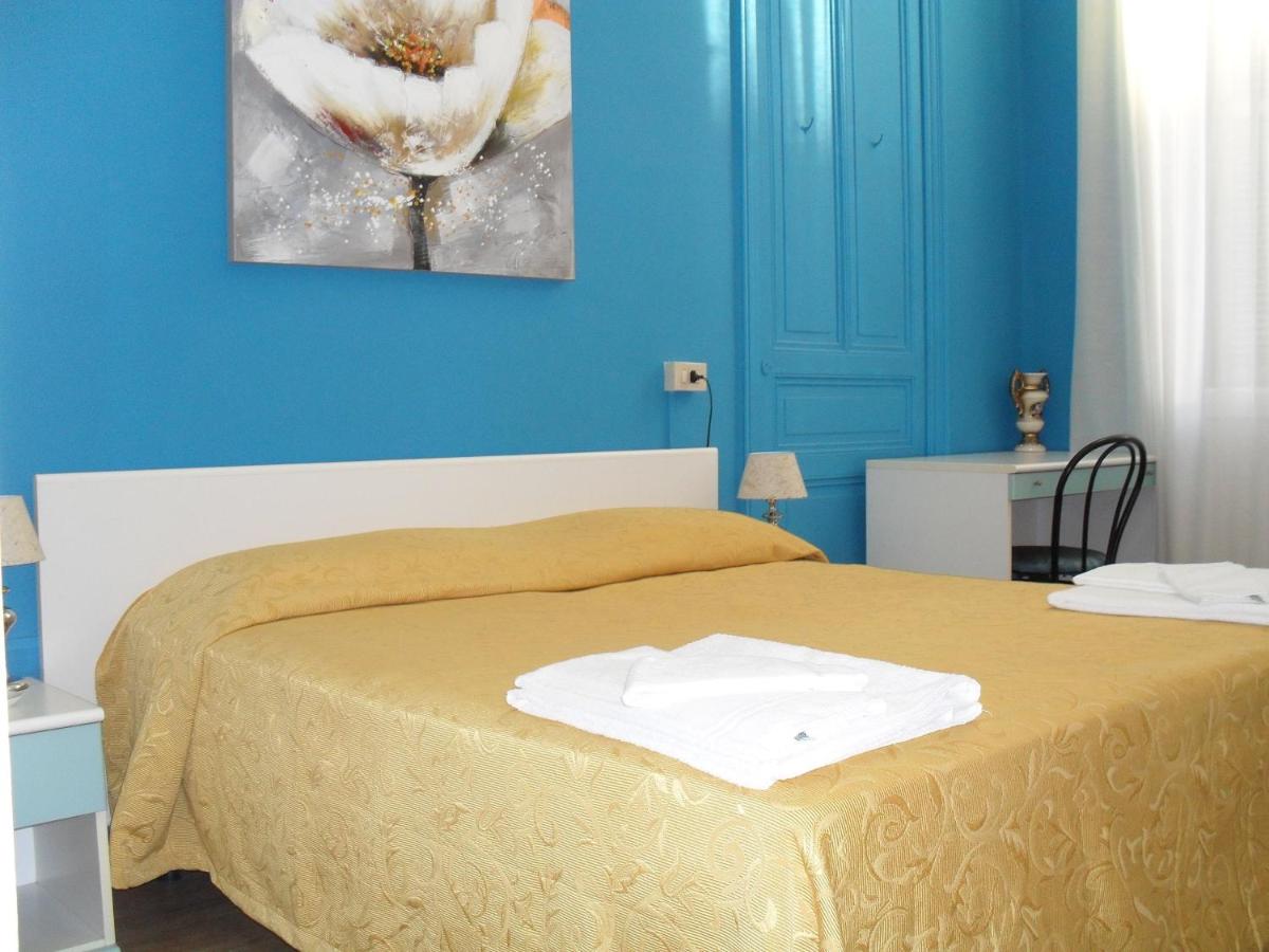 Double or Twin Room - Photo 3