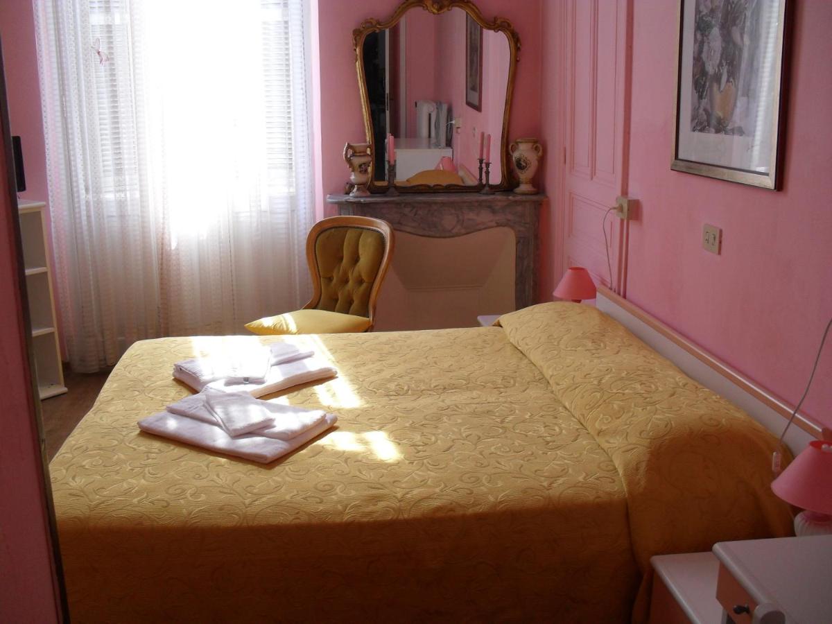 Double or Twin Room - Photo 2