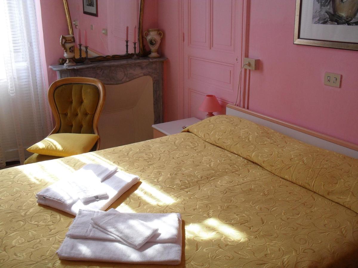 Double or Twin Room - Photo 4