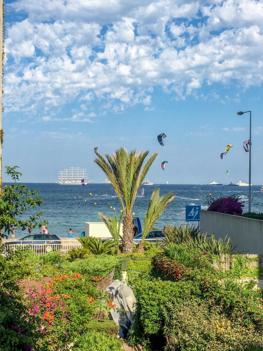 Apartment with Garden View