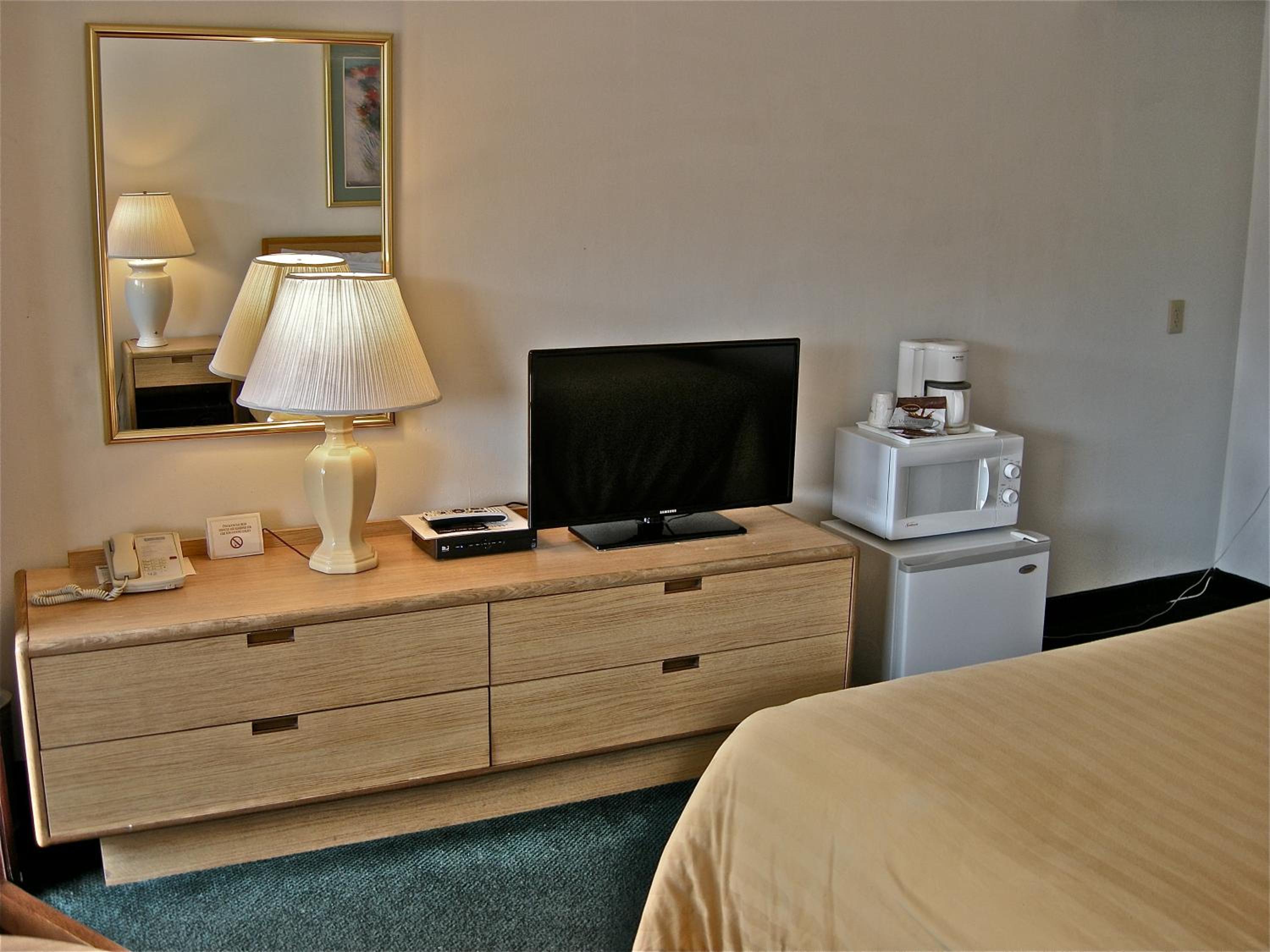 Double Room with Two Double Beds - Non-Smoking - Photo 4