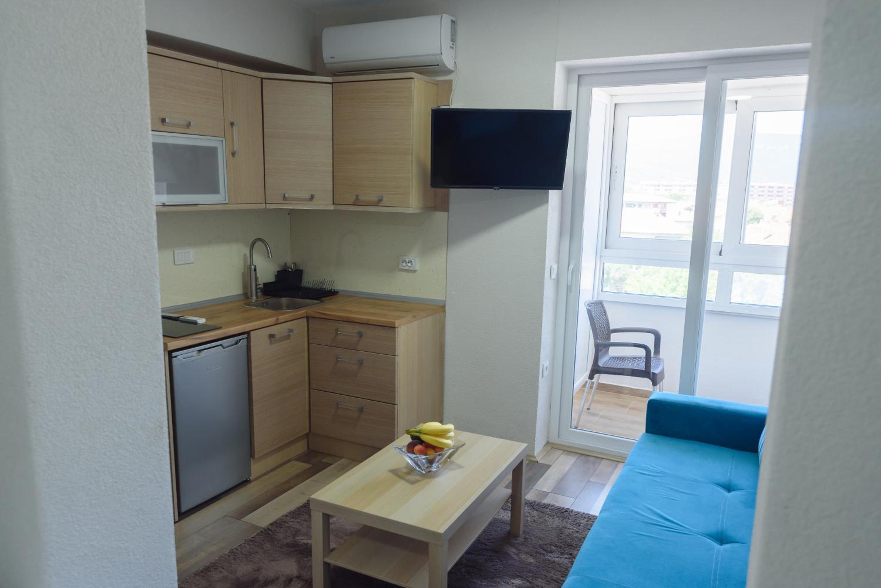 Apartment with Balcony photo 3