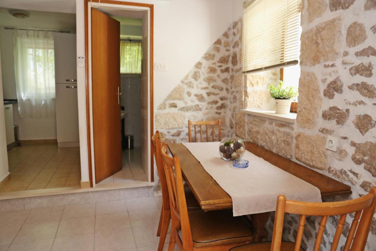 Apartment with Garden View