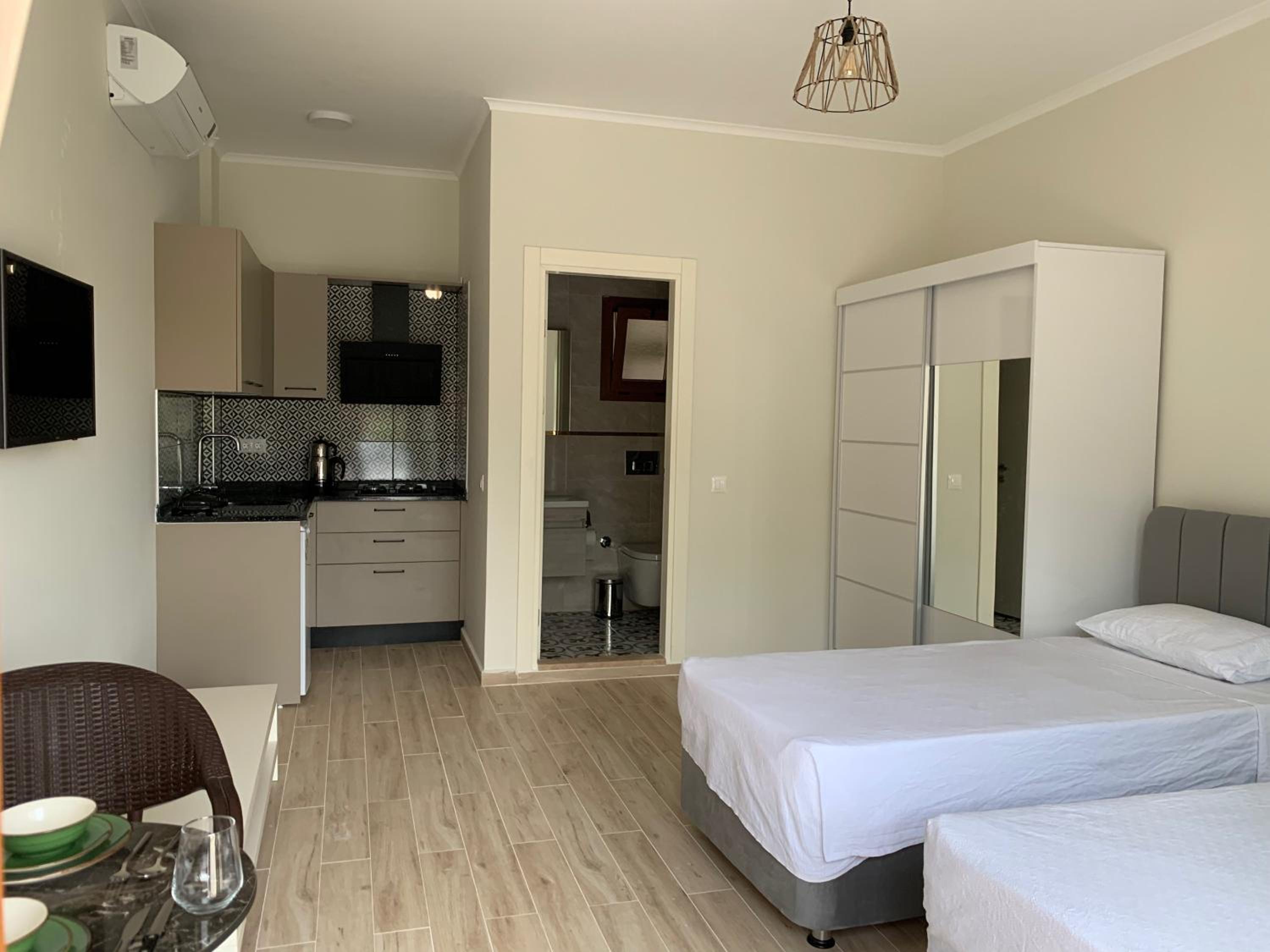 Studio Apartment photo 1
