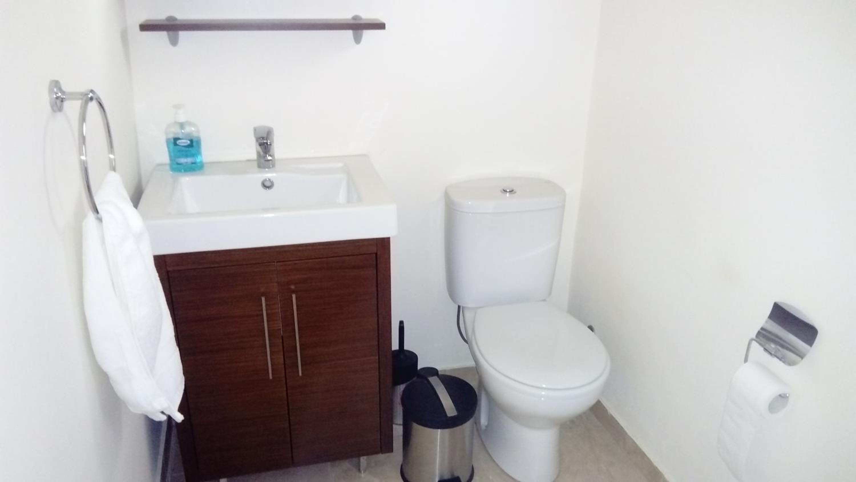 Two-Bedroom Apartment with Mountain View - Photo 31