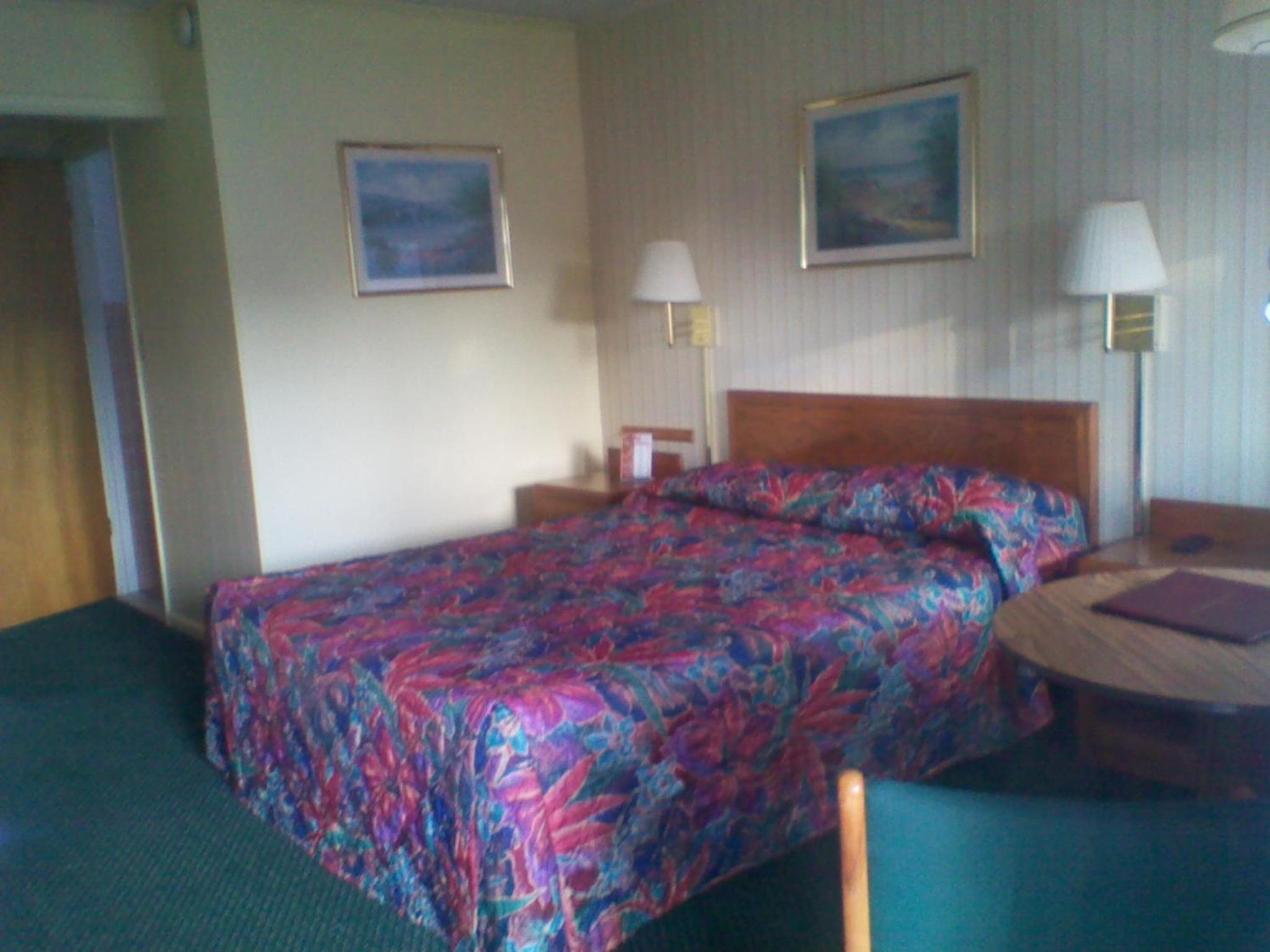 Queen Room photo 3