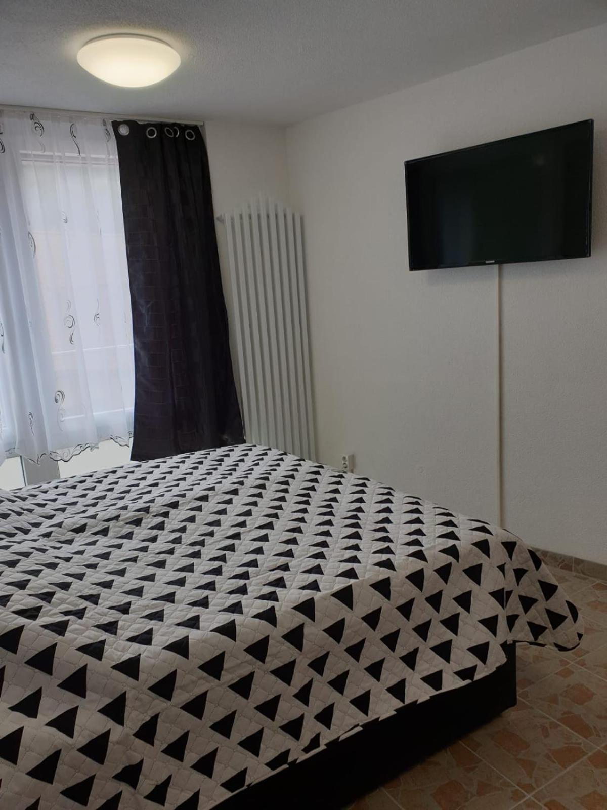 Three-Bedroom Apartment photo 2