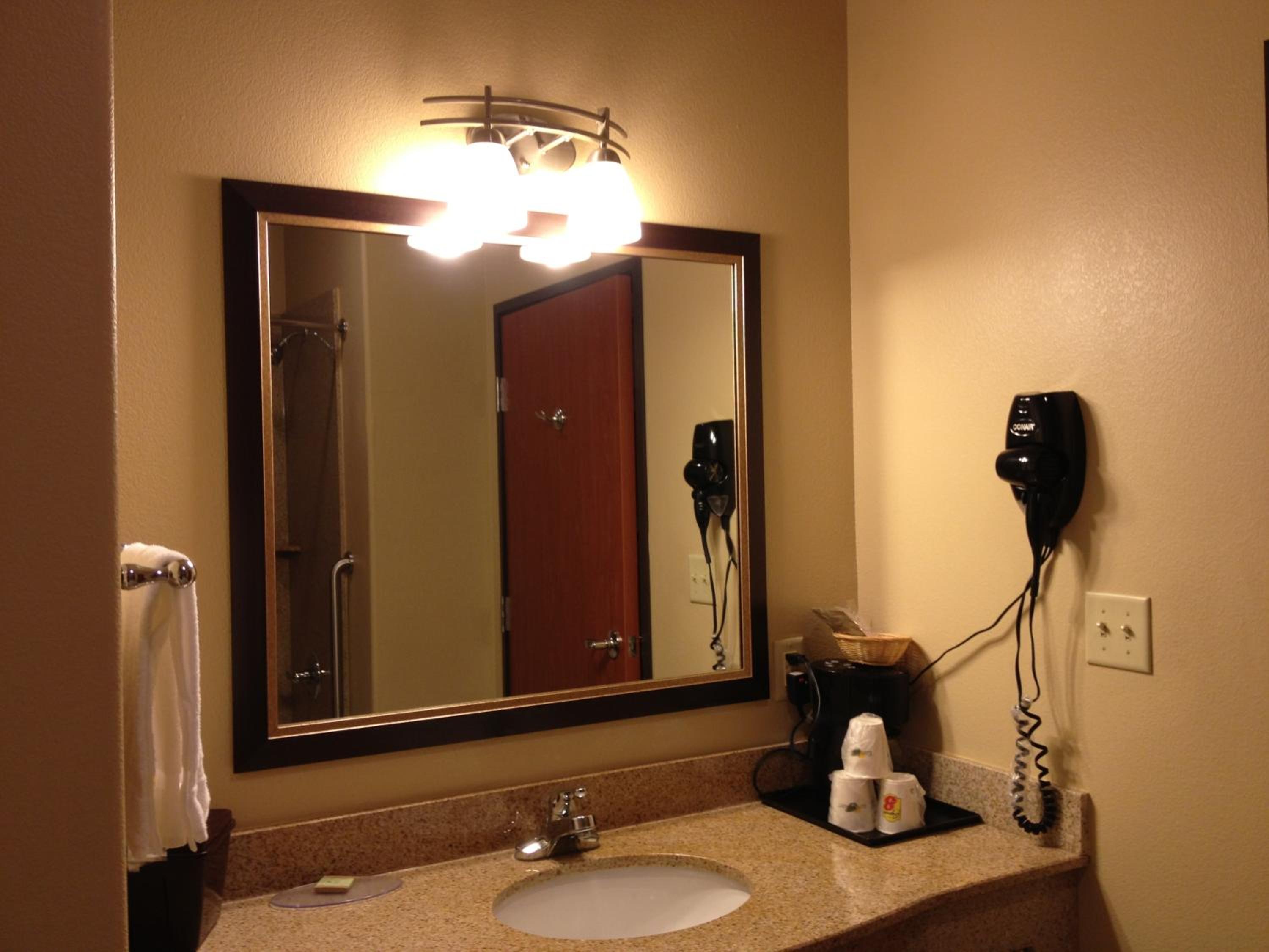 Quadruple Studio Suite - Non-Smoking - Photo 3