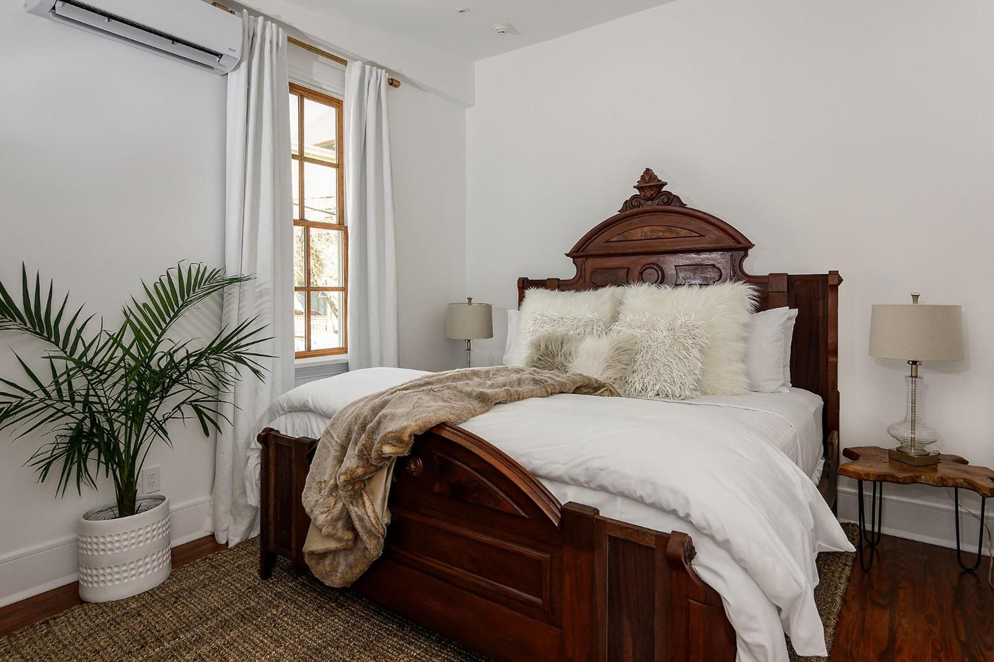 Deluxe King Room photo 1