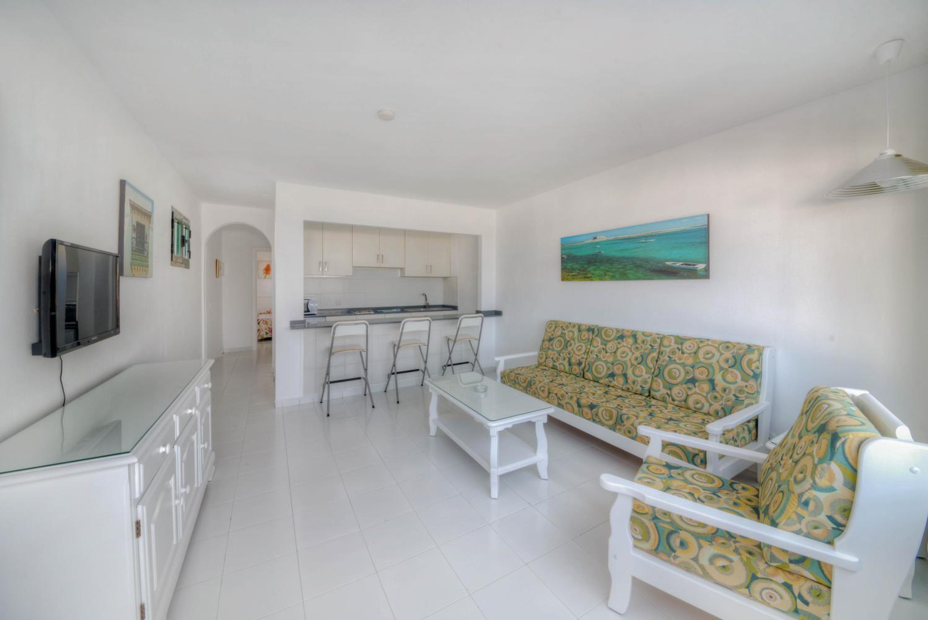 One-Bedroom Apartment without View - Photo 12