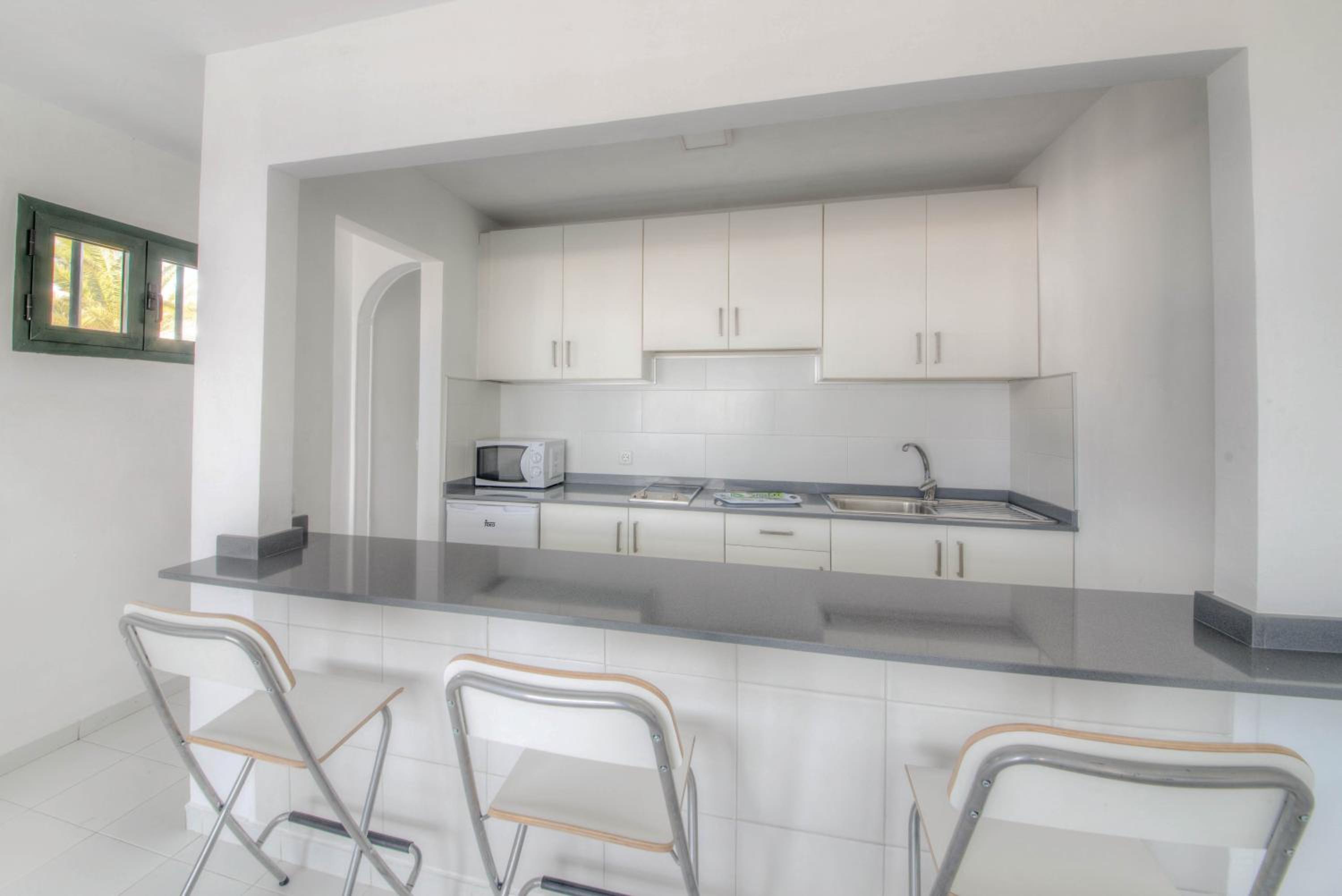 One-Bedroom Apartment without View - Photo 13