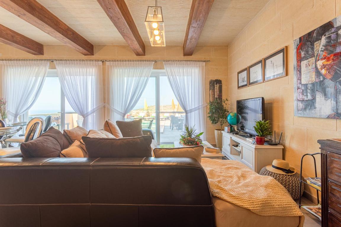 Deluxe Suite with Sea View