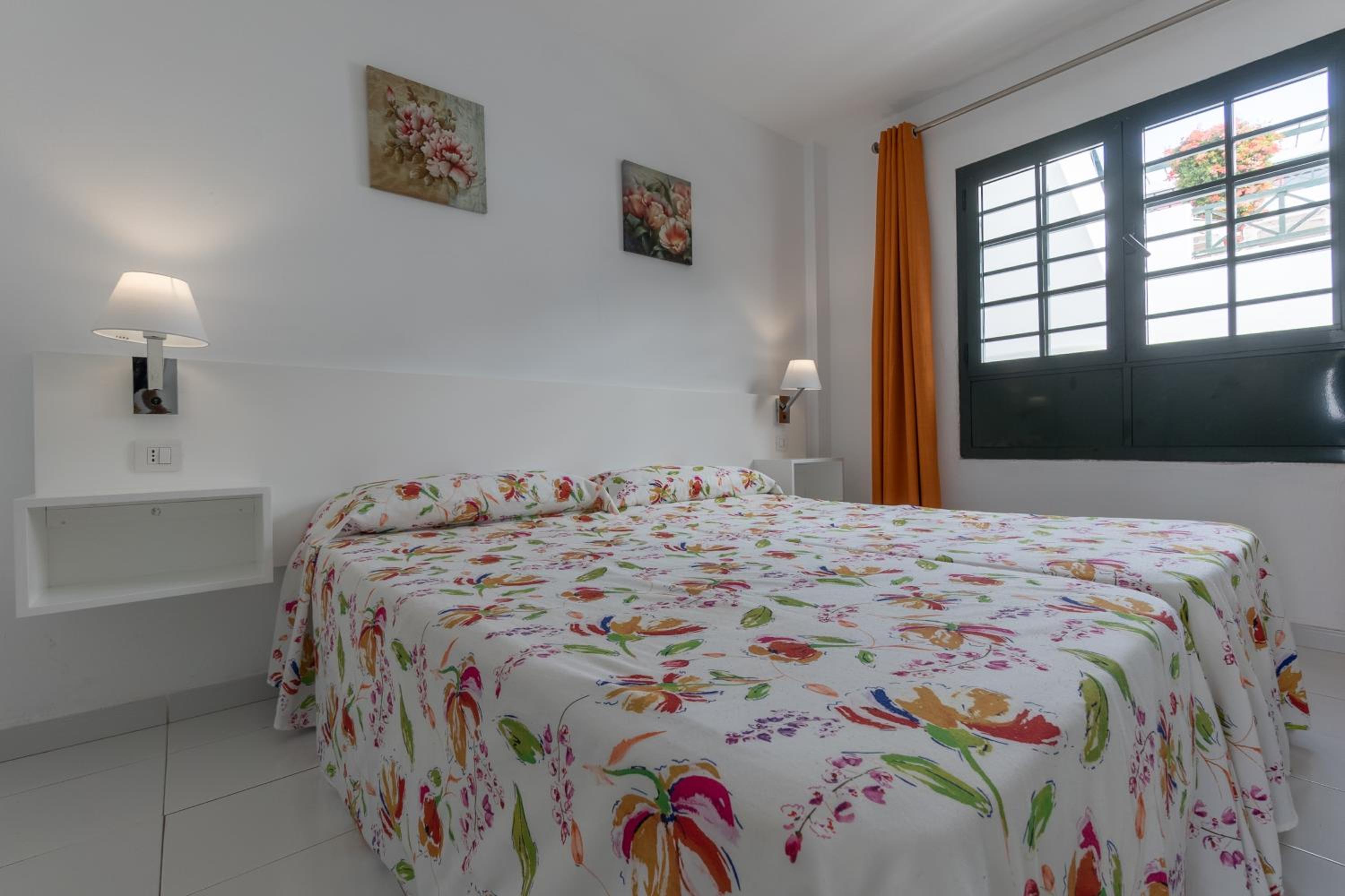 One-Bedroom Apartment with View - Photo 7