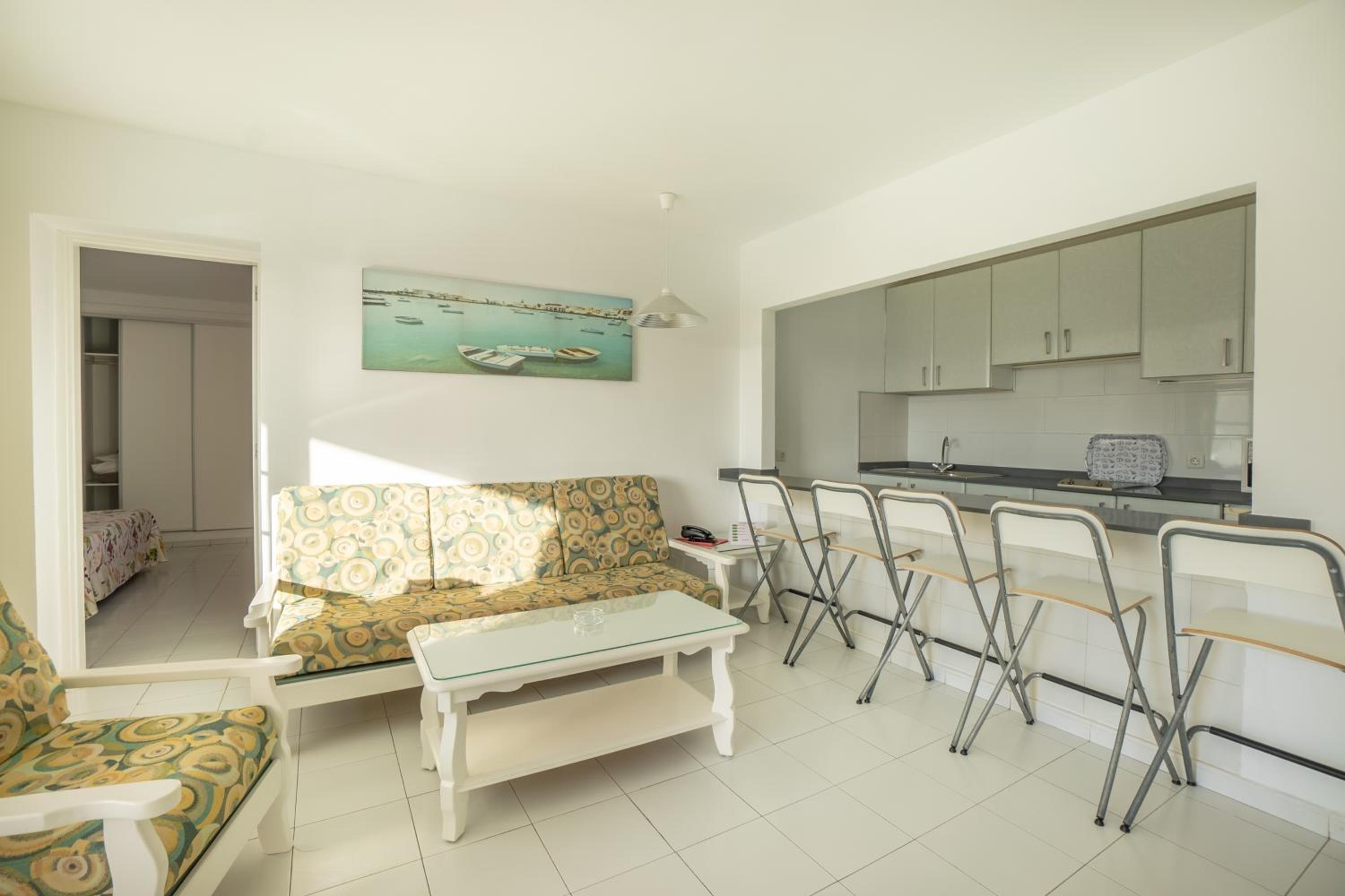 Two-Bedroom Apartment (5 Adults) - Photo 5