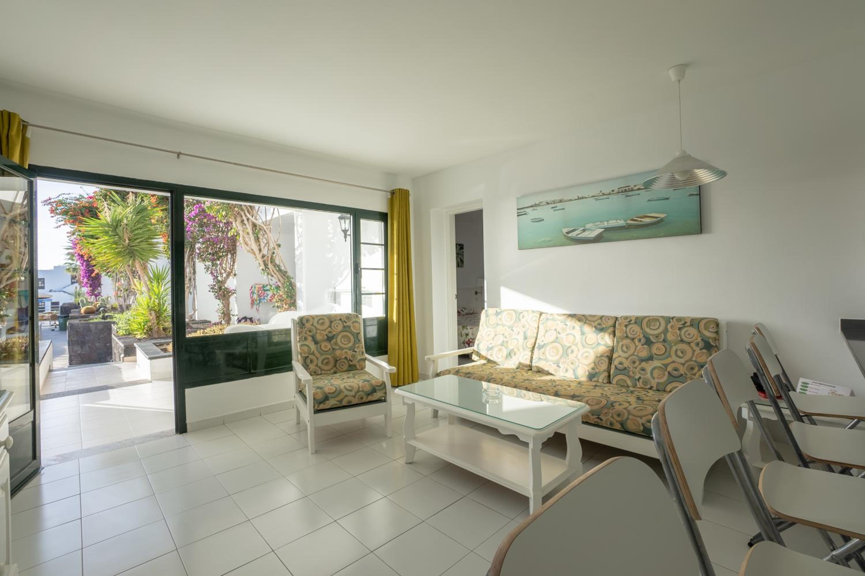 Two-Bedroom Apartment (5 Adults) - Photo 6