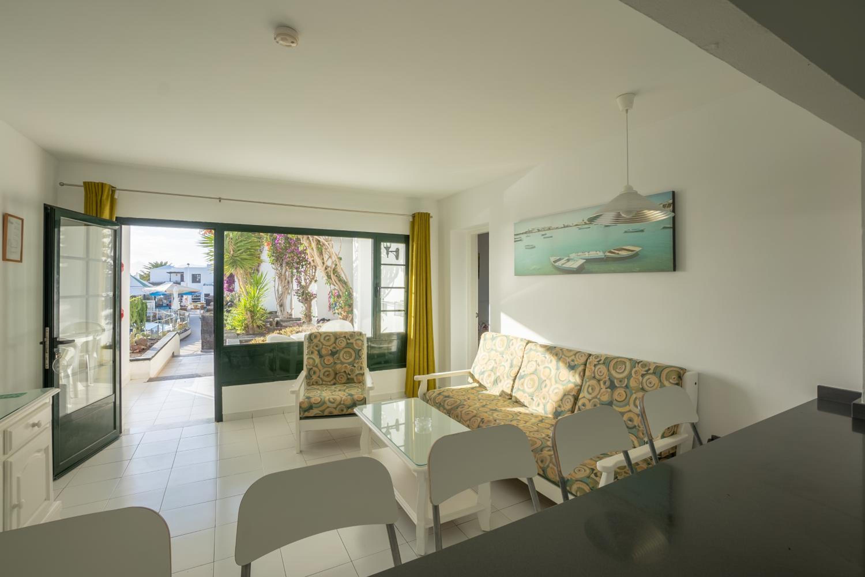 Two-Bedroom Apartment (5 Adults) - Photo 7