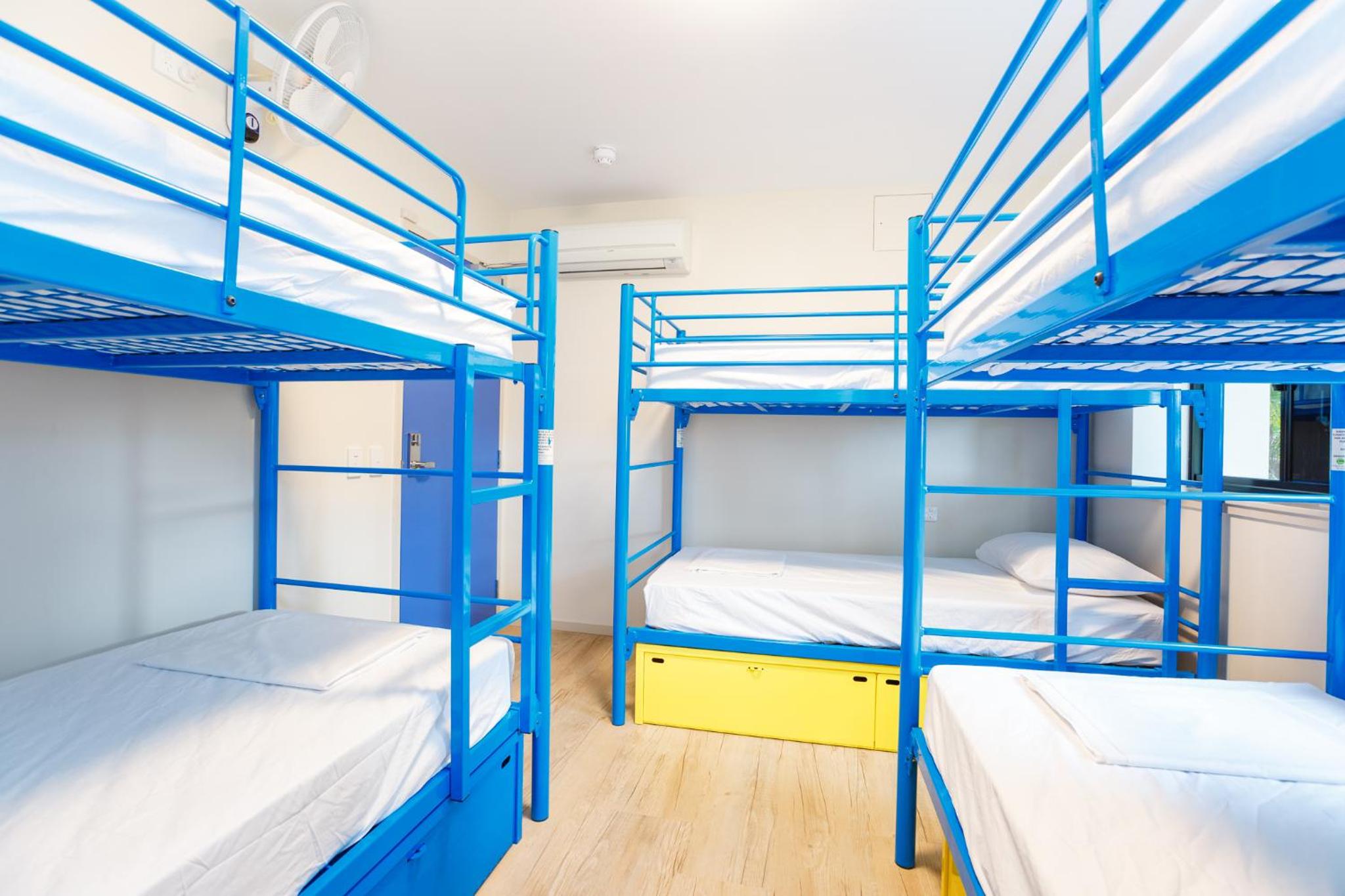 Bed in 6 Bed Mixed Dormitory Room with Ensuite (ages 18 - 35 only)  photo 1