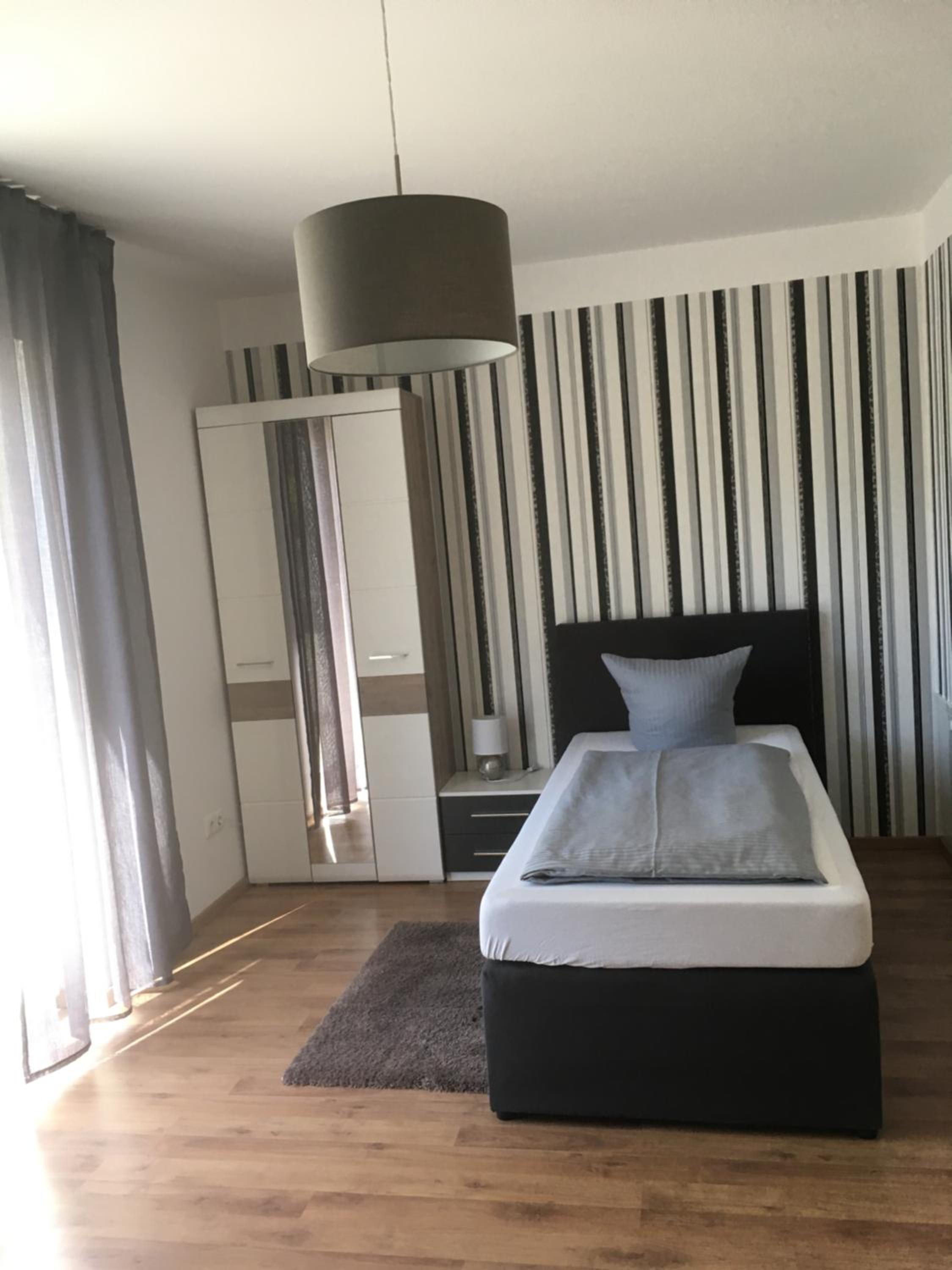 Single Room with Bathroom photo 2